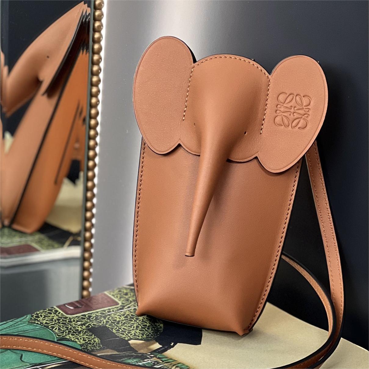 Loewe-Elephant cell phone bag-19cm
