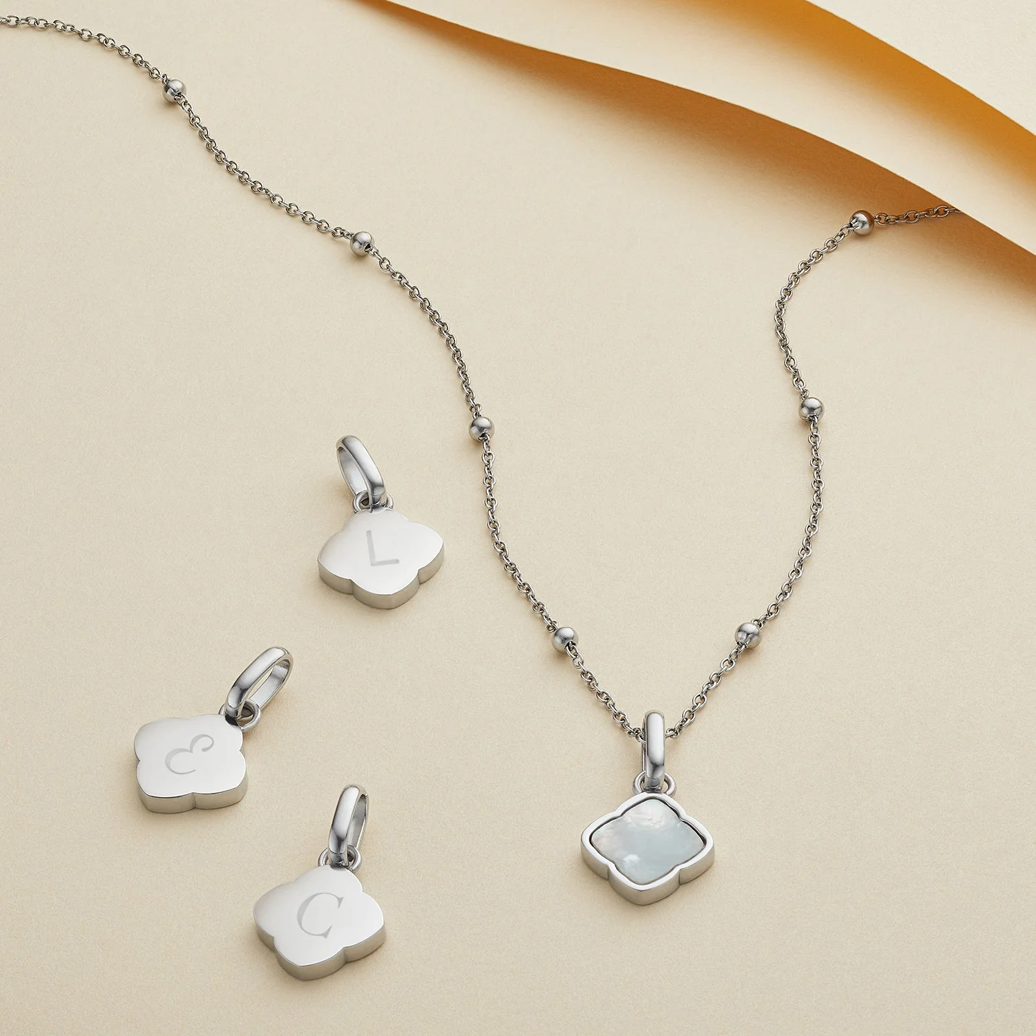Pearl Clover Necklace (Silver)