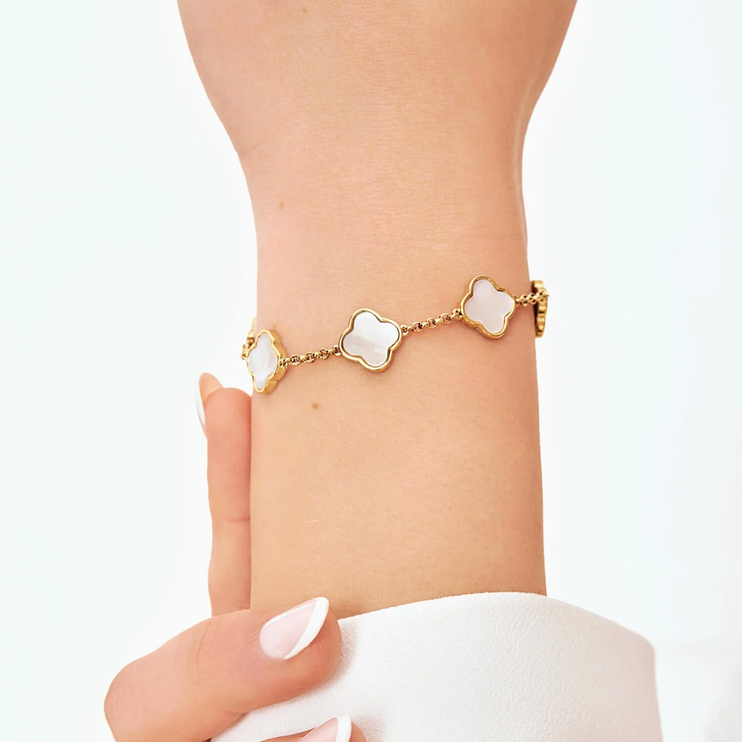 Crystal Heart Bangle & Multi Pearl Clover Bracelet Bundle (Gold)