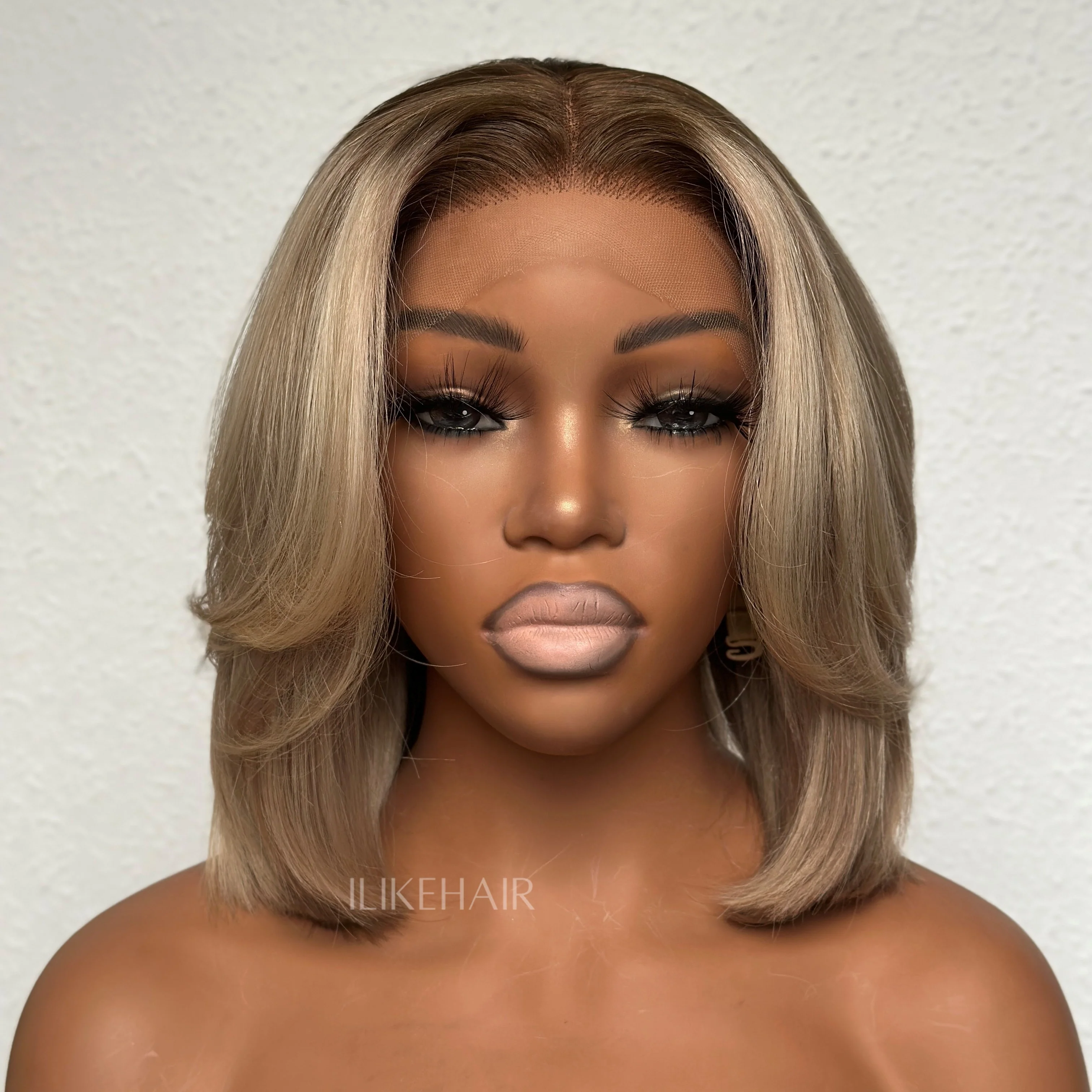 Ombre Ash Blonde Layered Cut Blowout Bob 13��4 Lace Frontal Wig