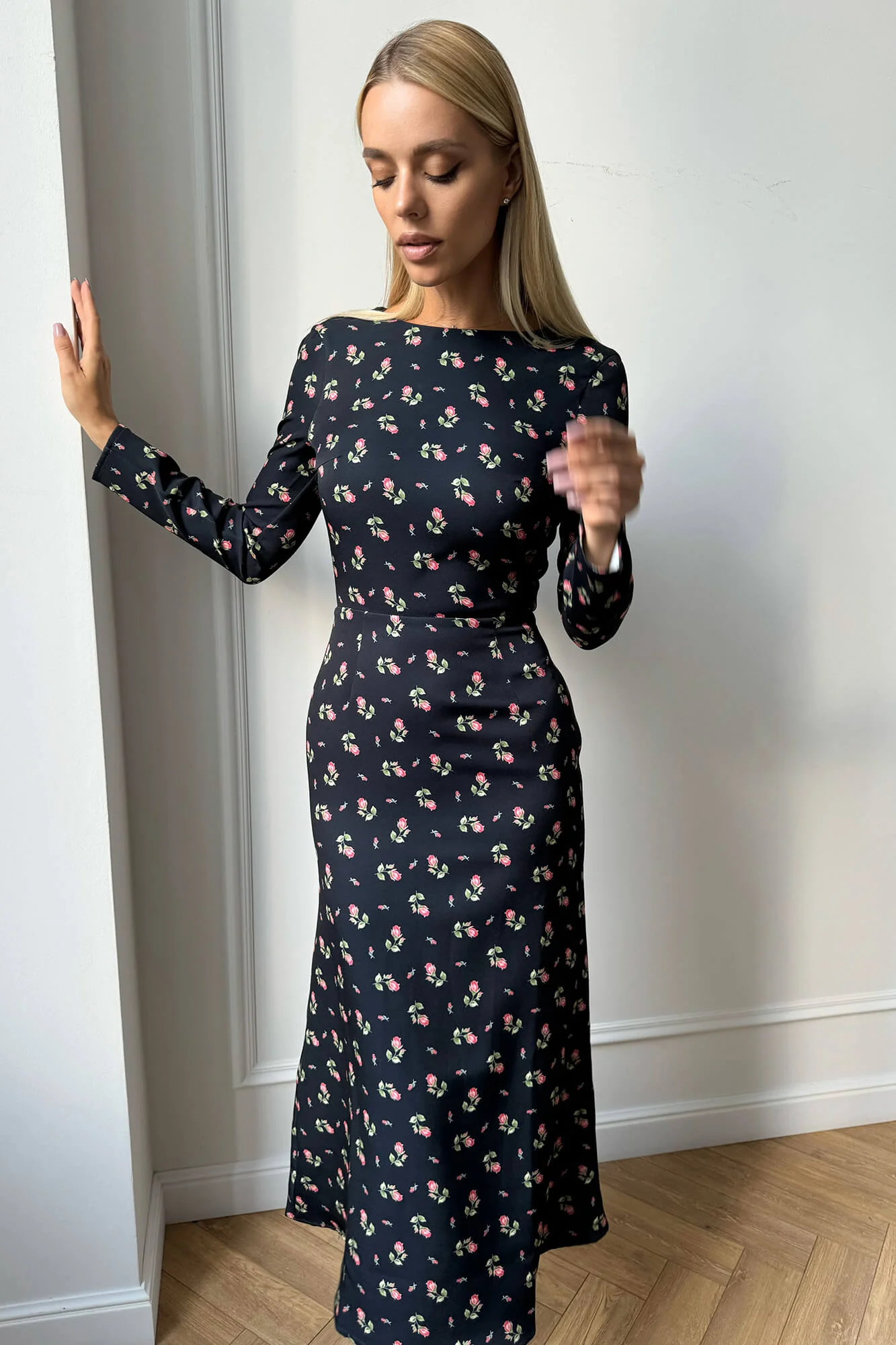 Godet Silhouette Long Sleeve Floral Midi Dress