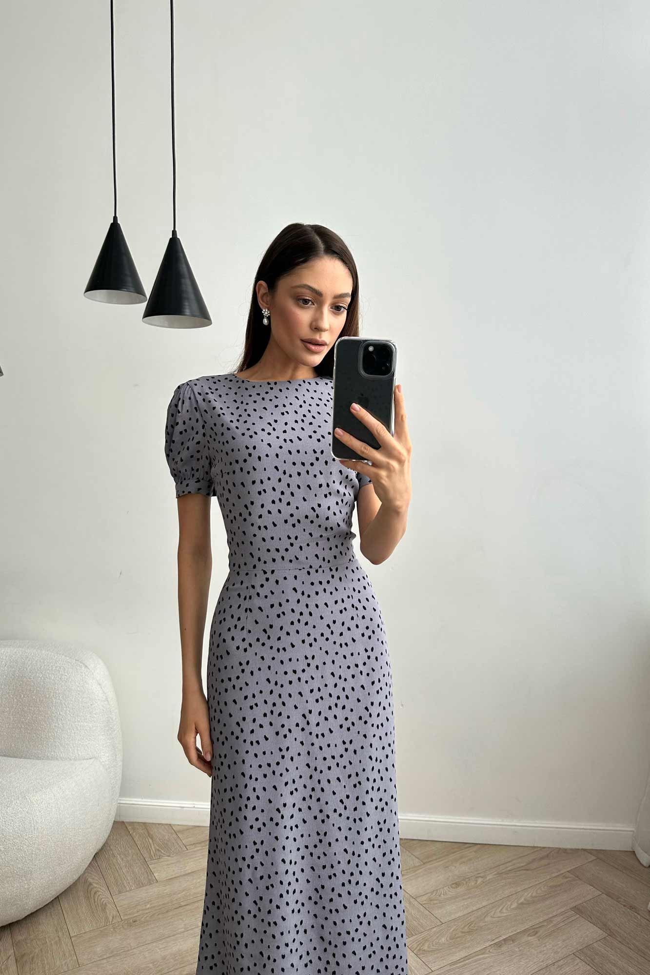 Fitted short sleeve midi dress