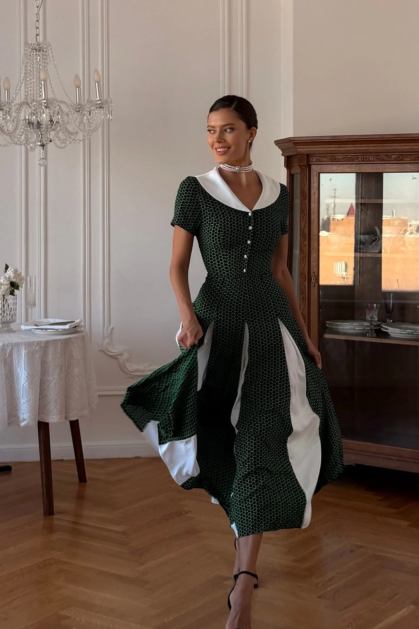 Contrast Collar and Inserts Midi Dress