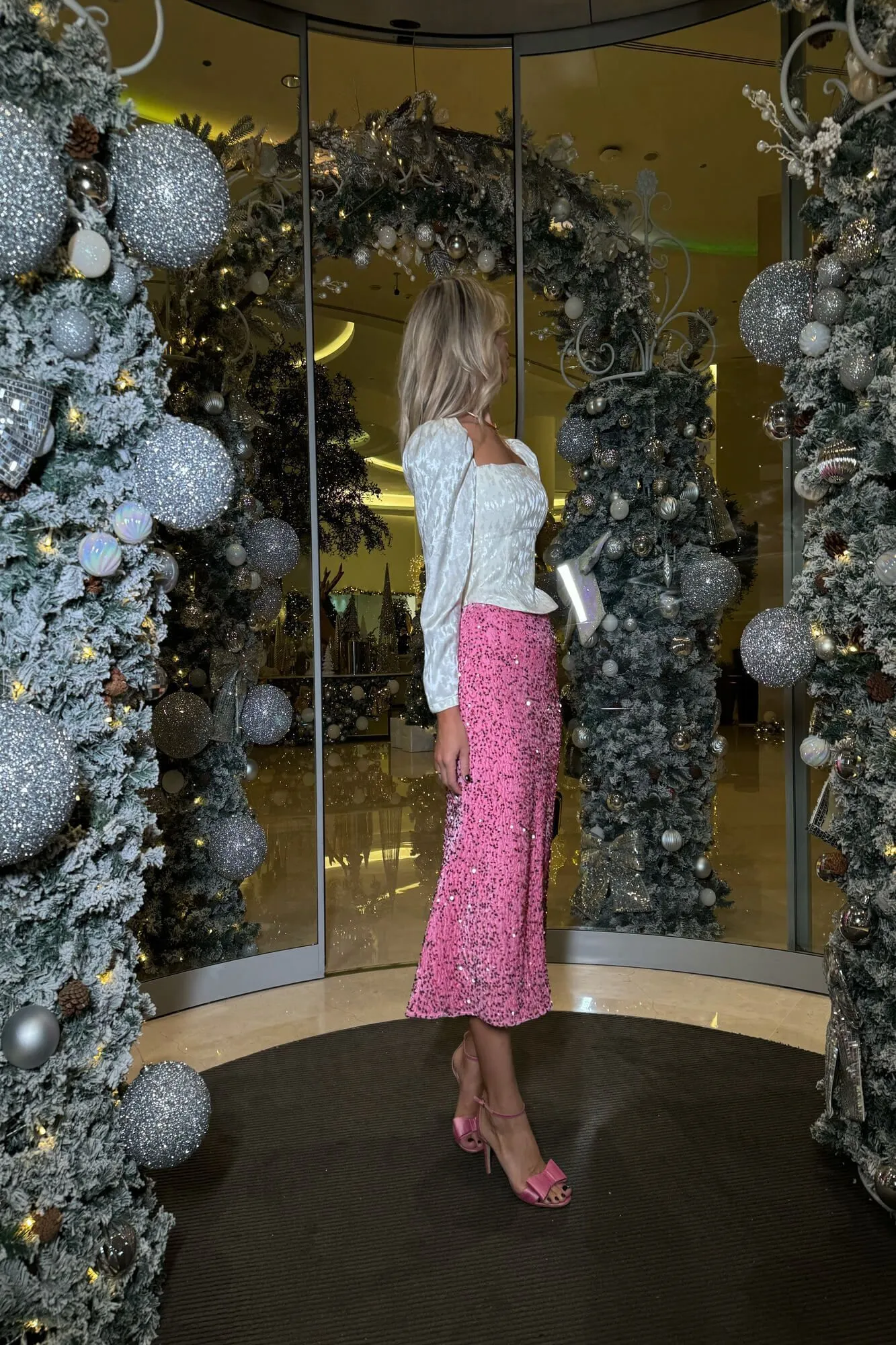 Sequin Decorated Velvet Skirt