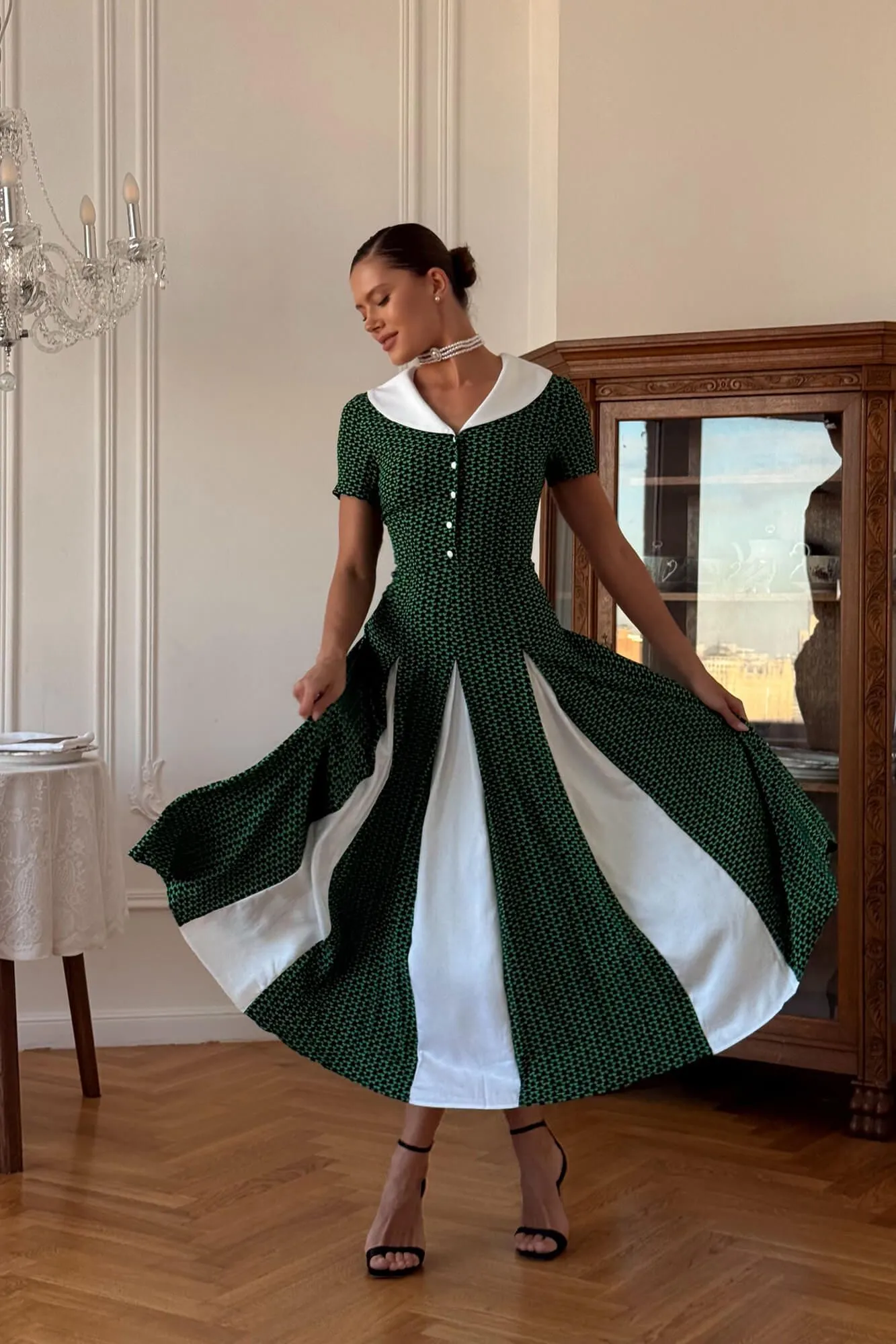 Contrast Collar and Inserts Midi Dress