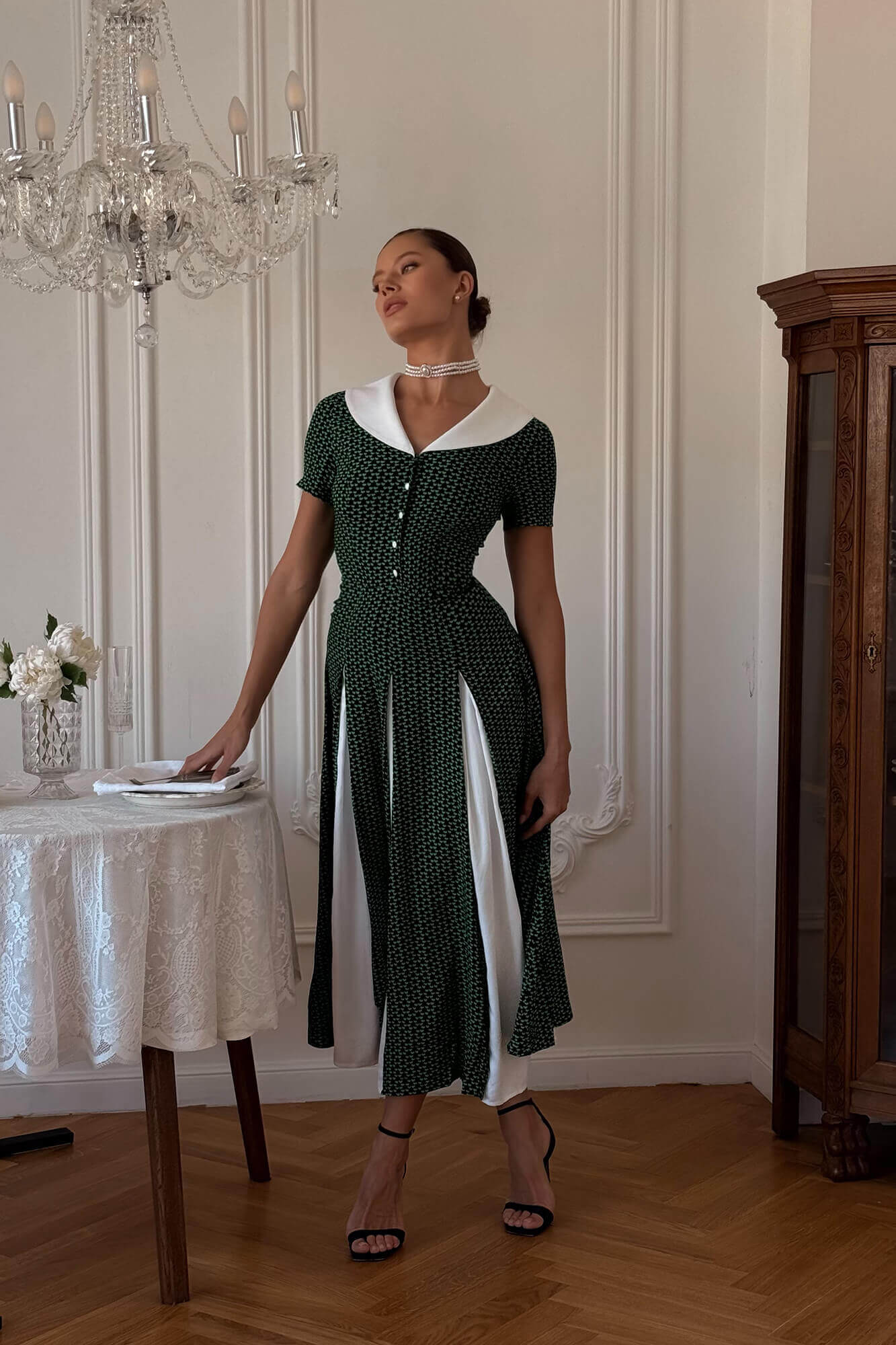 Contrast Collar and Inserts Midi Dress