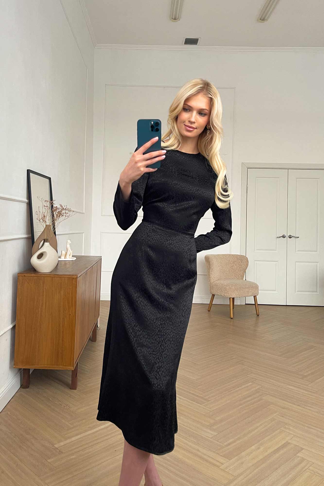 Godet Silhouette Long Sleeve Midi Dress