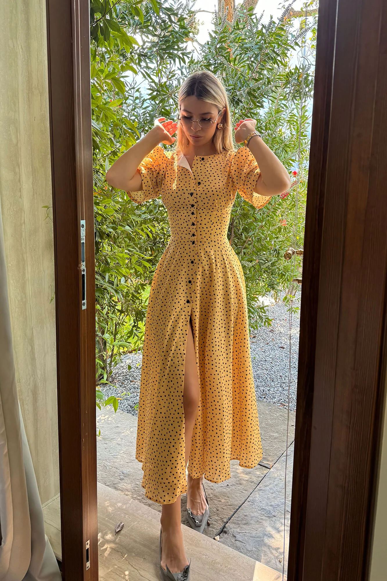 Short Sleeve Buttoned Midi Dress