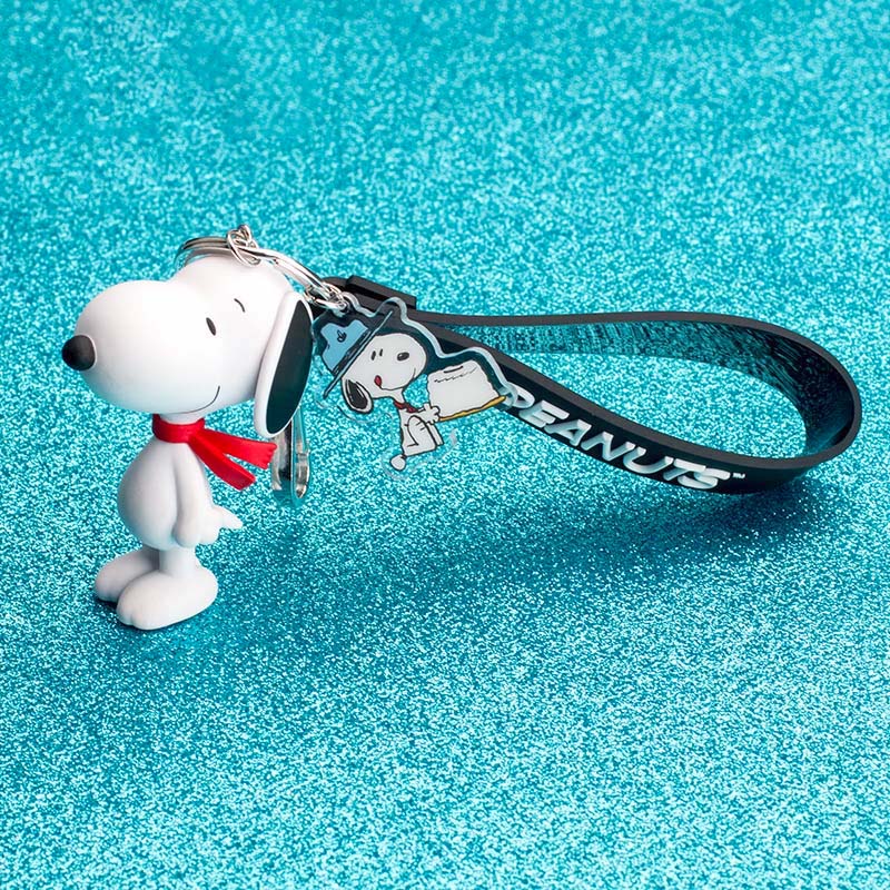 Peanuts Snoopy Keychain - The World Famous Dog - Limited Edition