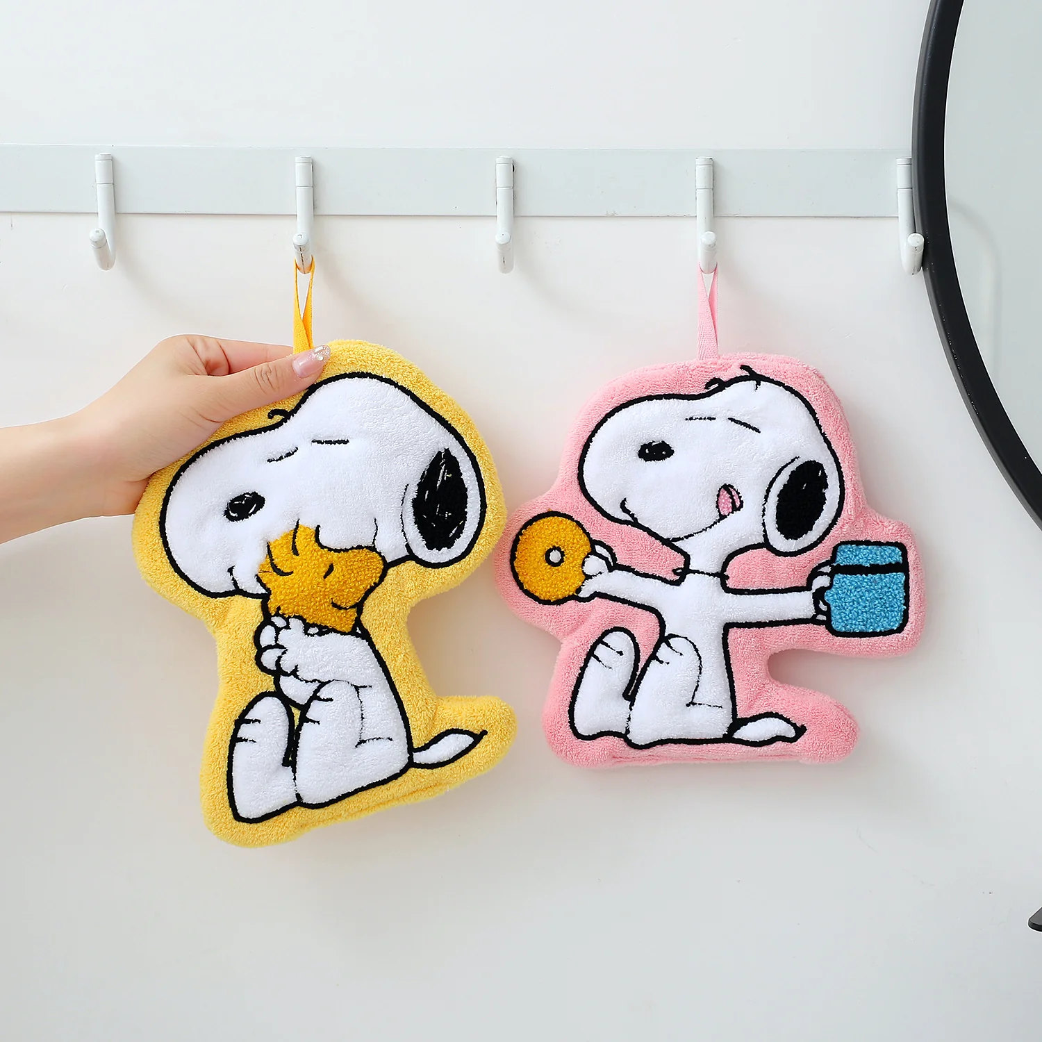 Peanuts Snoopy Happy Essentials Hand Towel