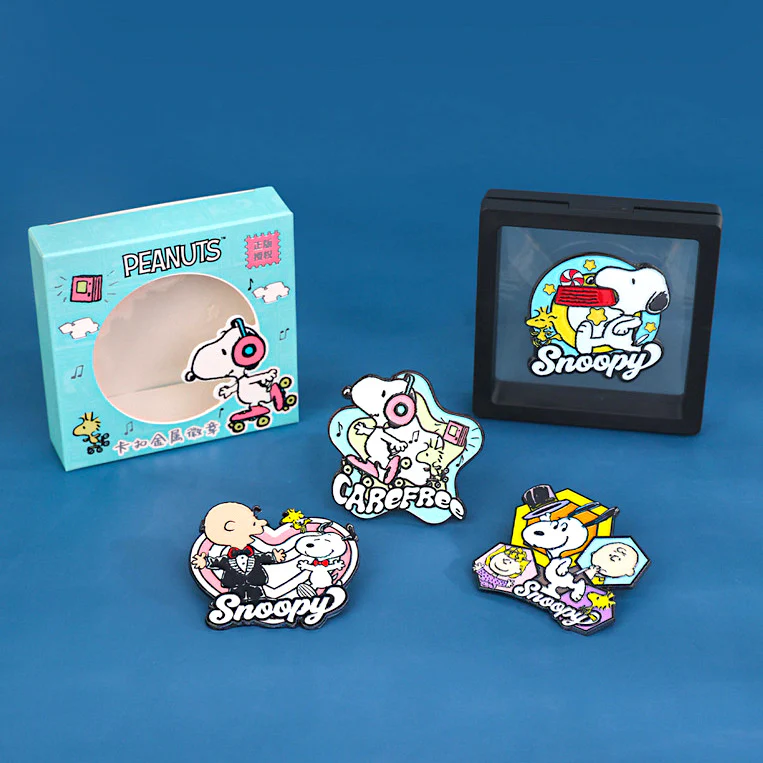 Peanuts Snoopy Enamel Pin - Carefree