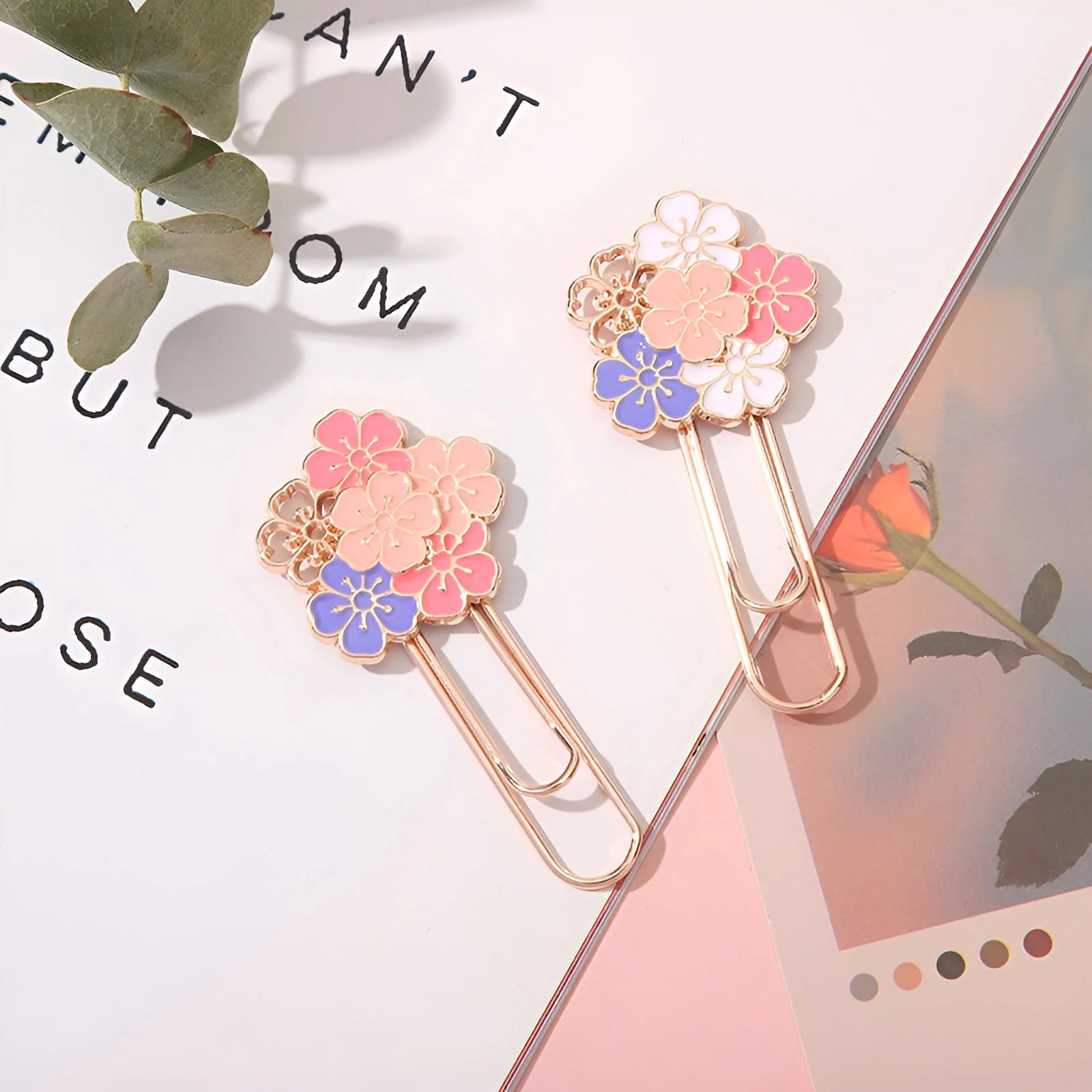 Sakura Paper Clip