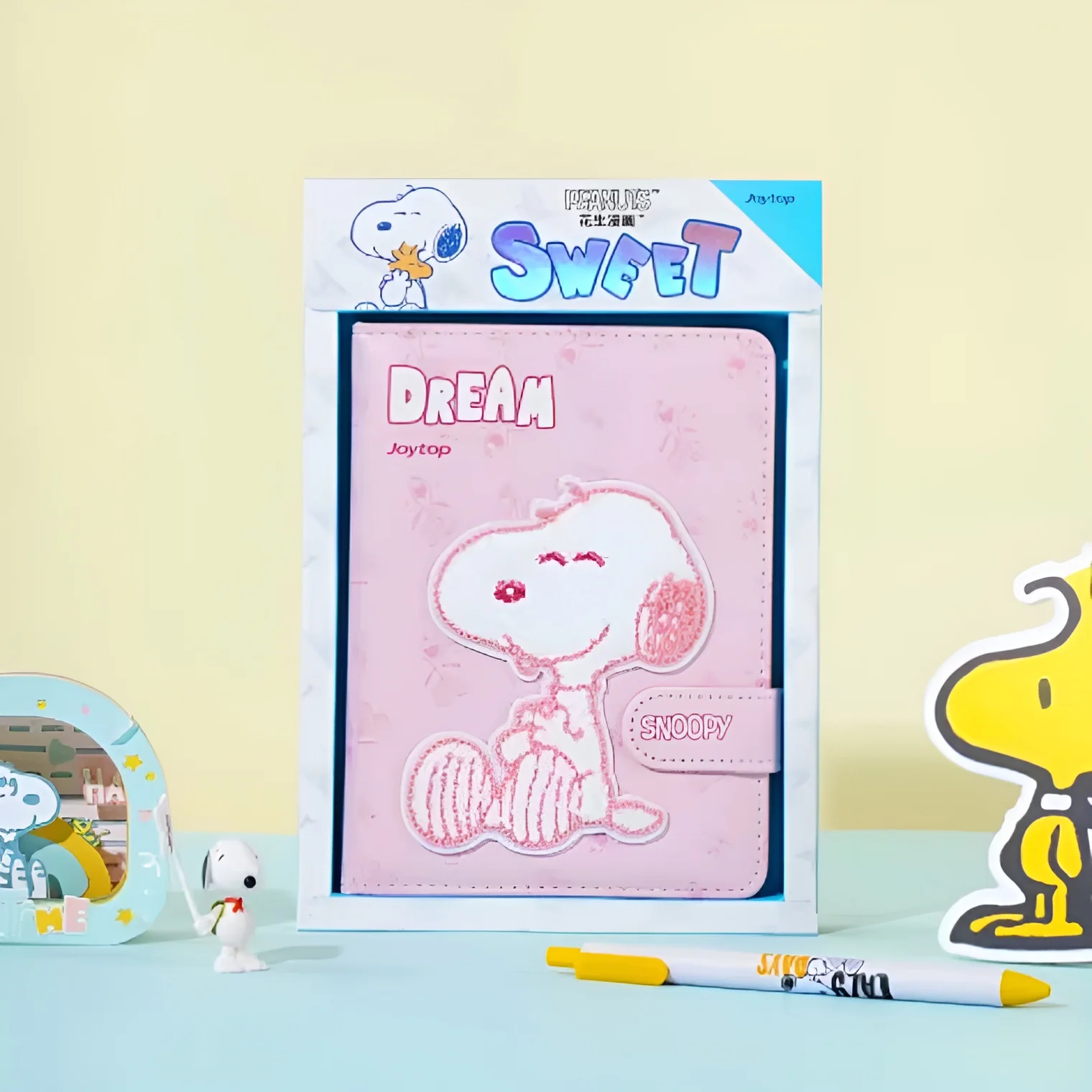 Peanuts Snoopy Pocket Planner