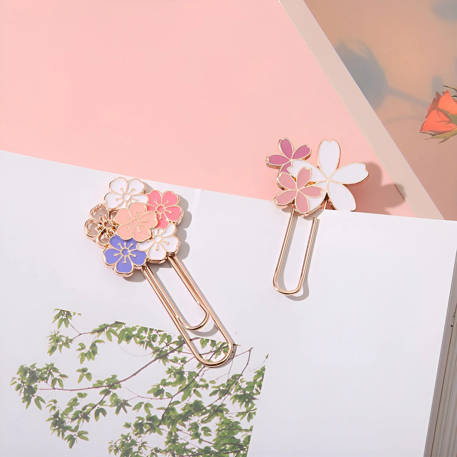 Sakura Paper Clip