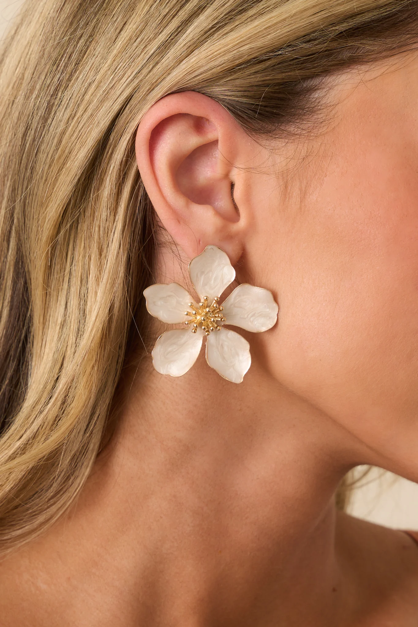 Rooftop Garden Ivory Pearlescent Flower Earrings