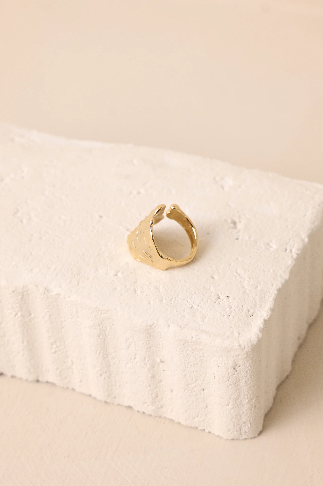 Feathered Thoughts Gold Textured Ring