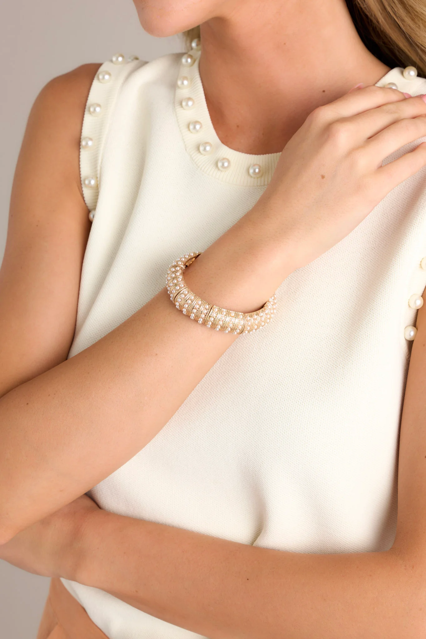Glowing Sophistication Gold & Ivory Pearl Bracelet