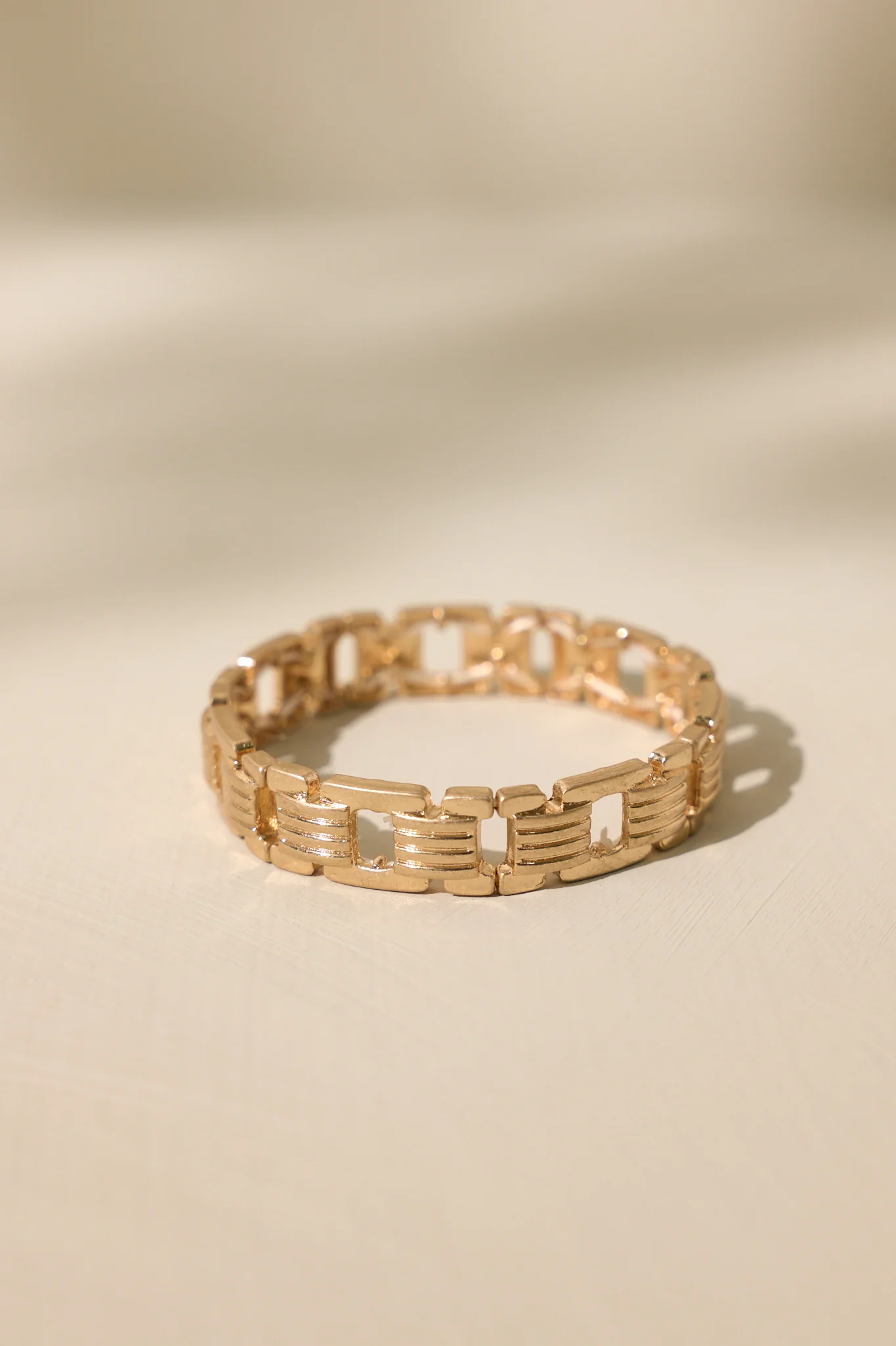 Lustrous Links Worn Gold Bracelet