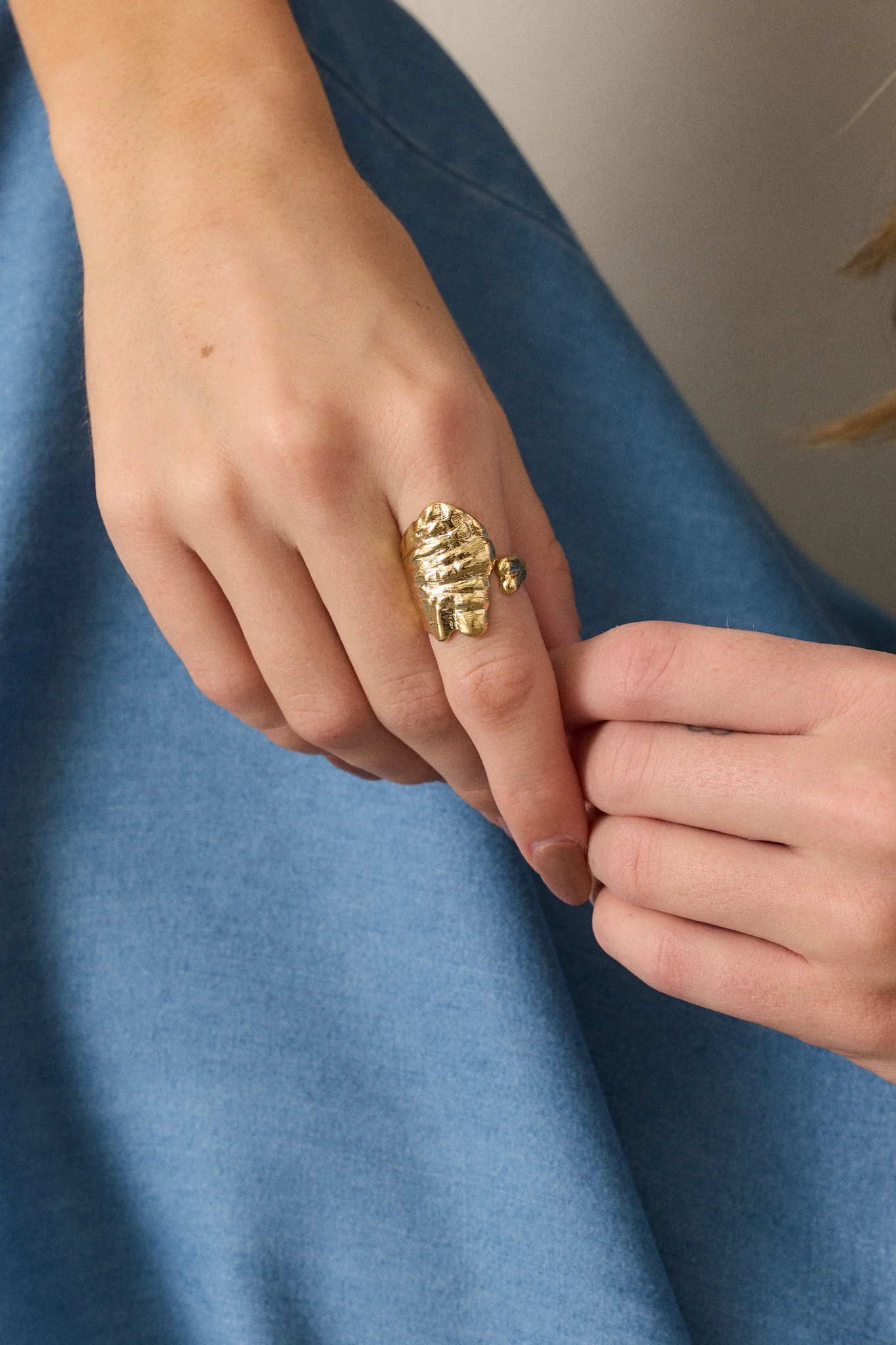 Feathered Thoughts Gold Textured Ring