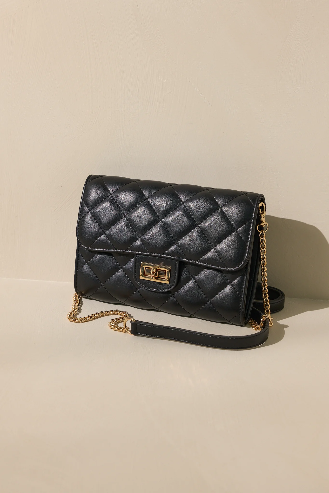 Refined Grace Black Quilted Handbag