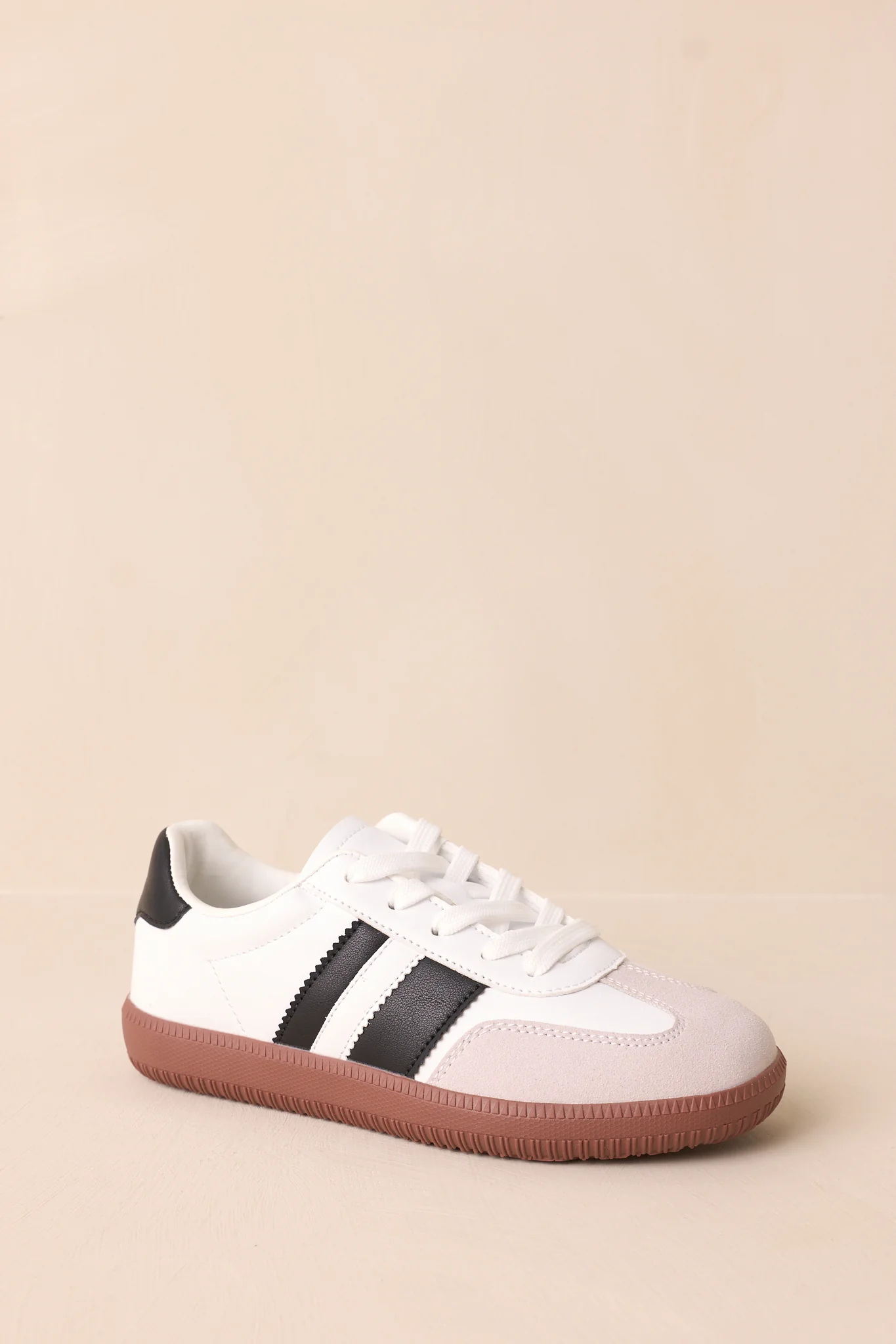 Runaway Love White & Black Retro Sneakers