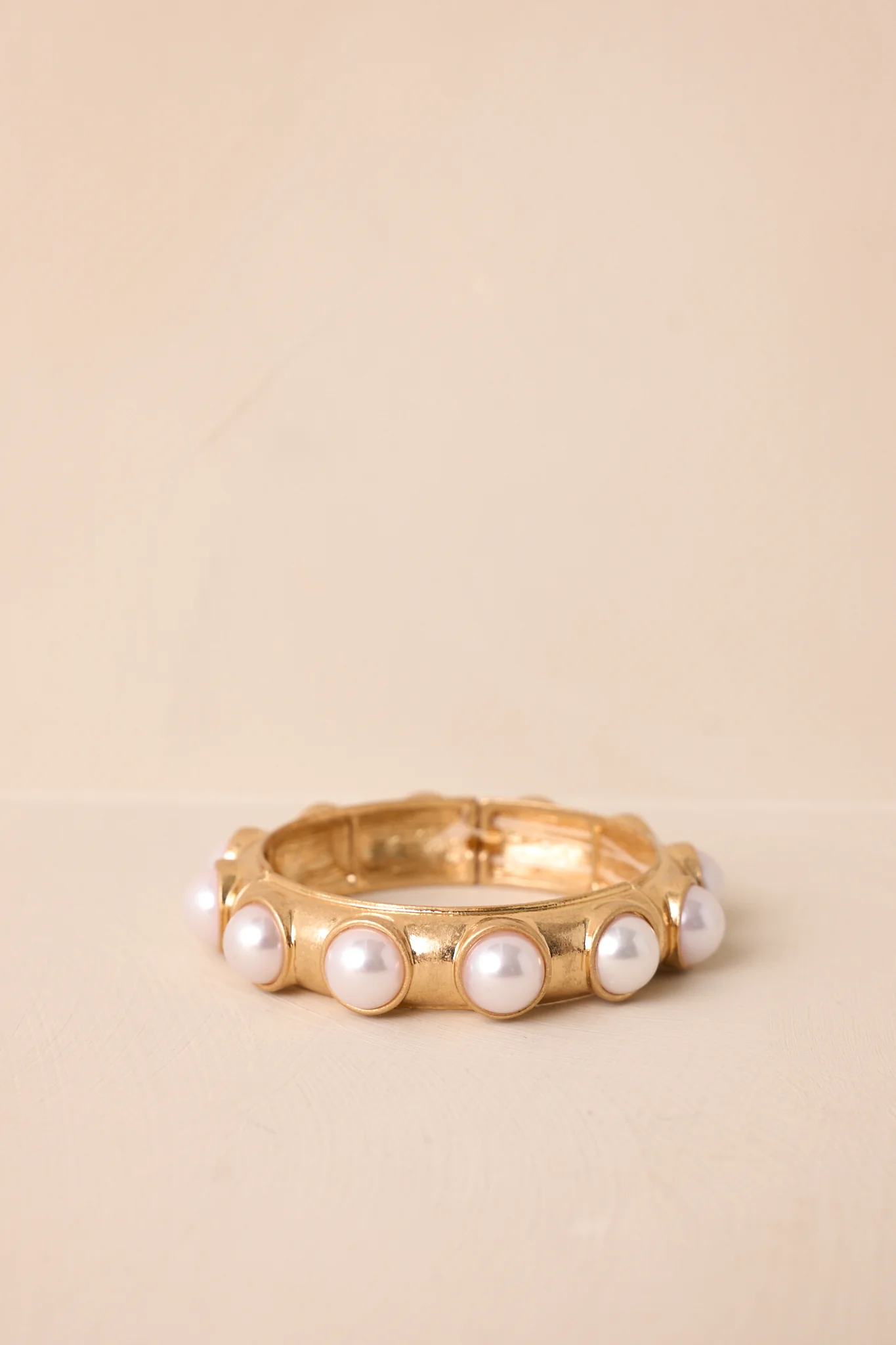 Setting The Scene Gold & Ivory Pearl Bracelet
