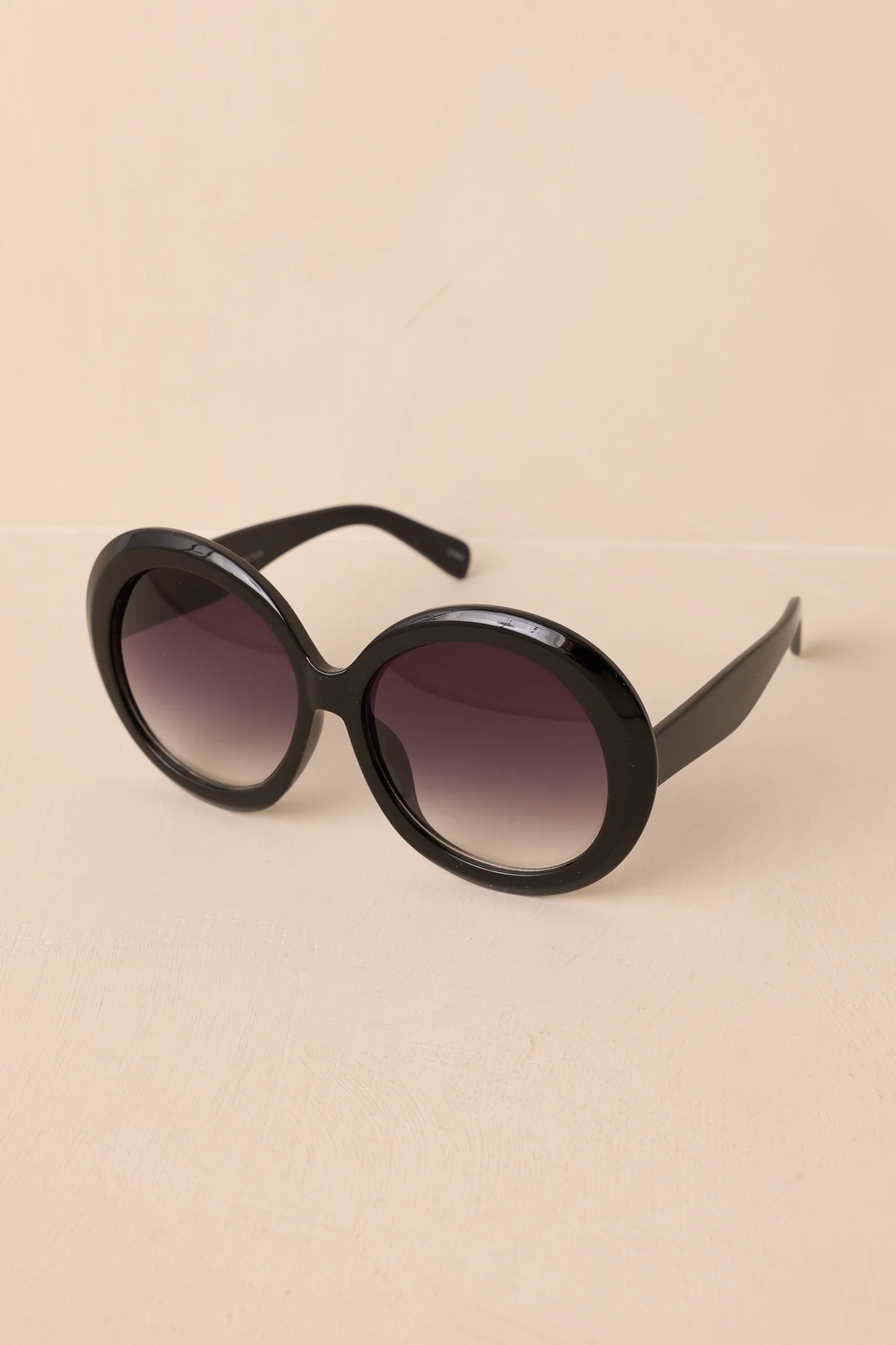 Happiness Comes In Waves Black Ombre Round Sunglasses