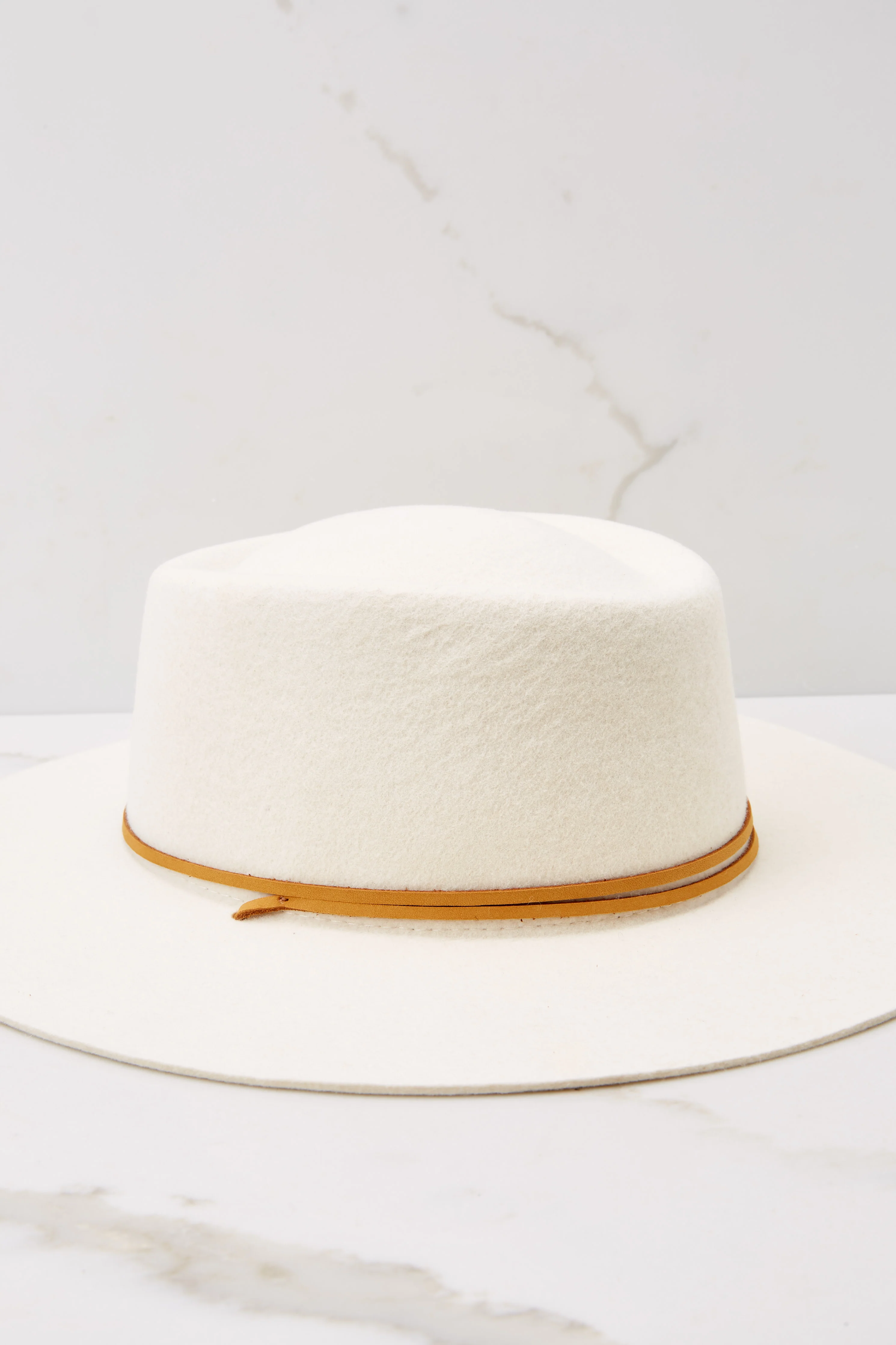 Wren Flat Brim Telescope Crown Off White Hat