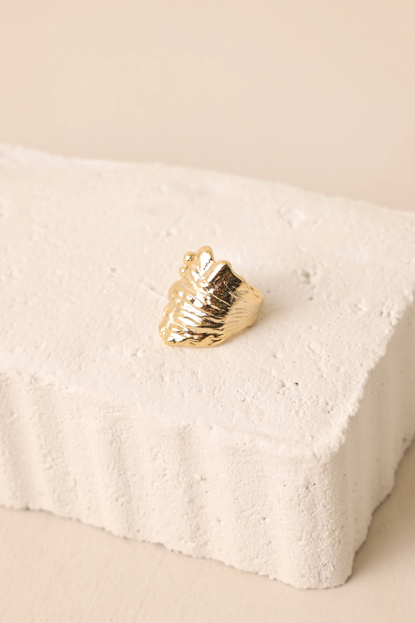 Feathered Thoughts Gold Textured Ring