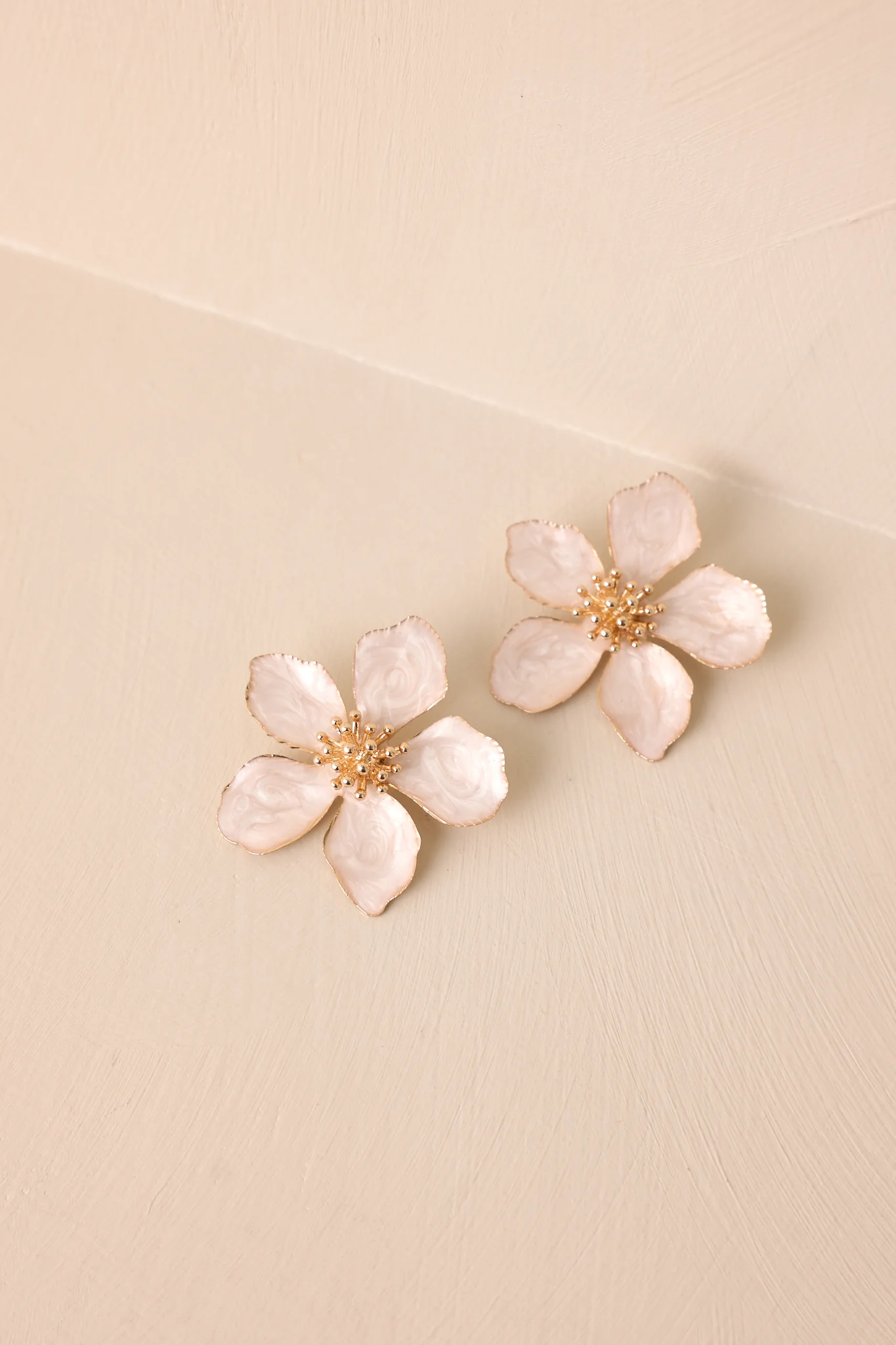 Rooftop Garden Ivory Pearlescent Flower Earrings