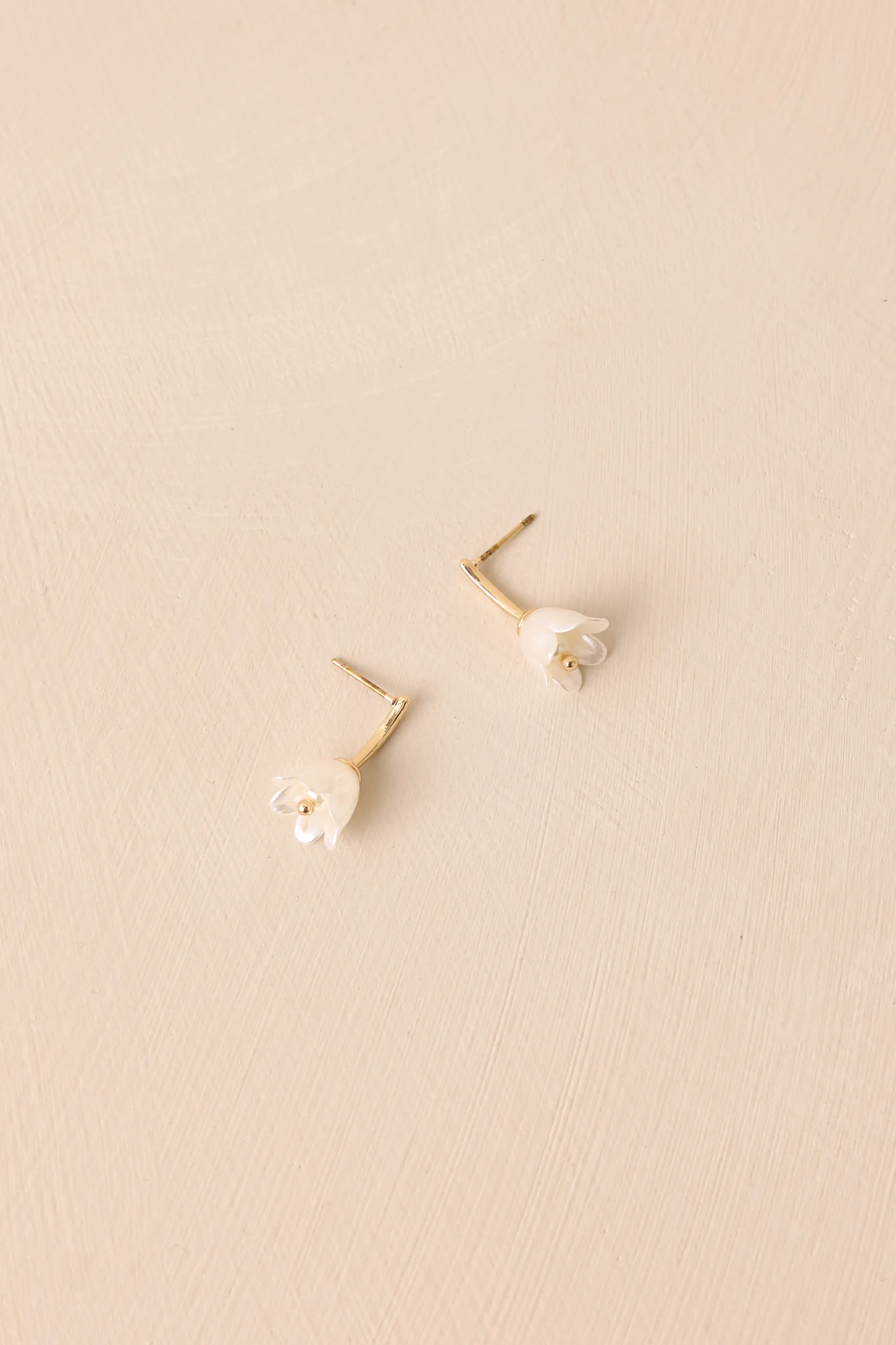 Heirloom Bloom Ivory Pearlescent Flower Drop Earrings