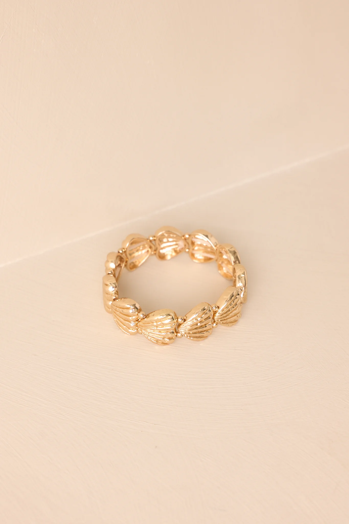 Chasing Tides Gold Textured Seashell Bracelet