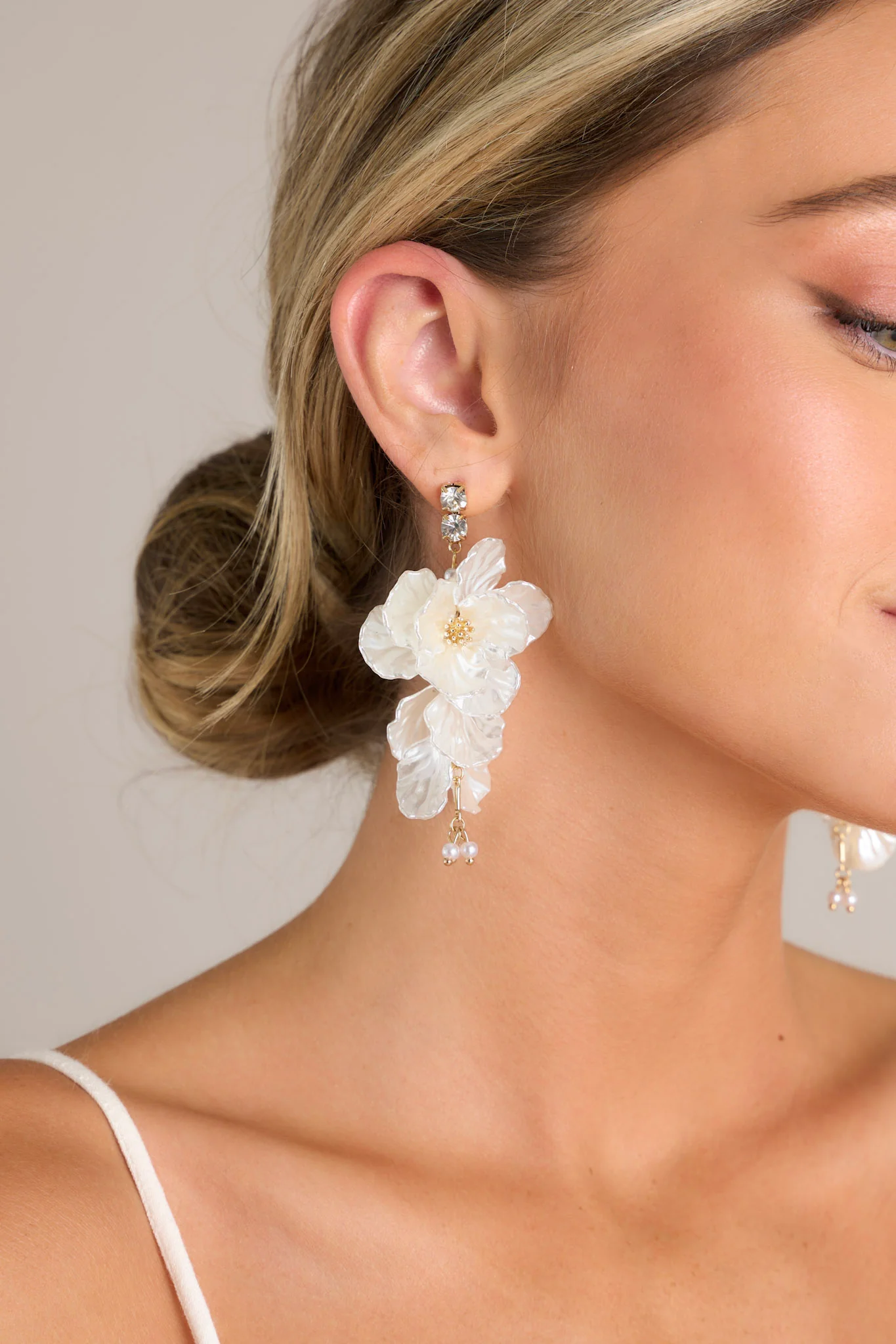 Noble Nacre Pearlescent Flower Drop Earrings
