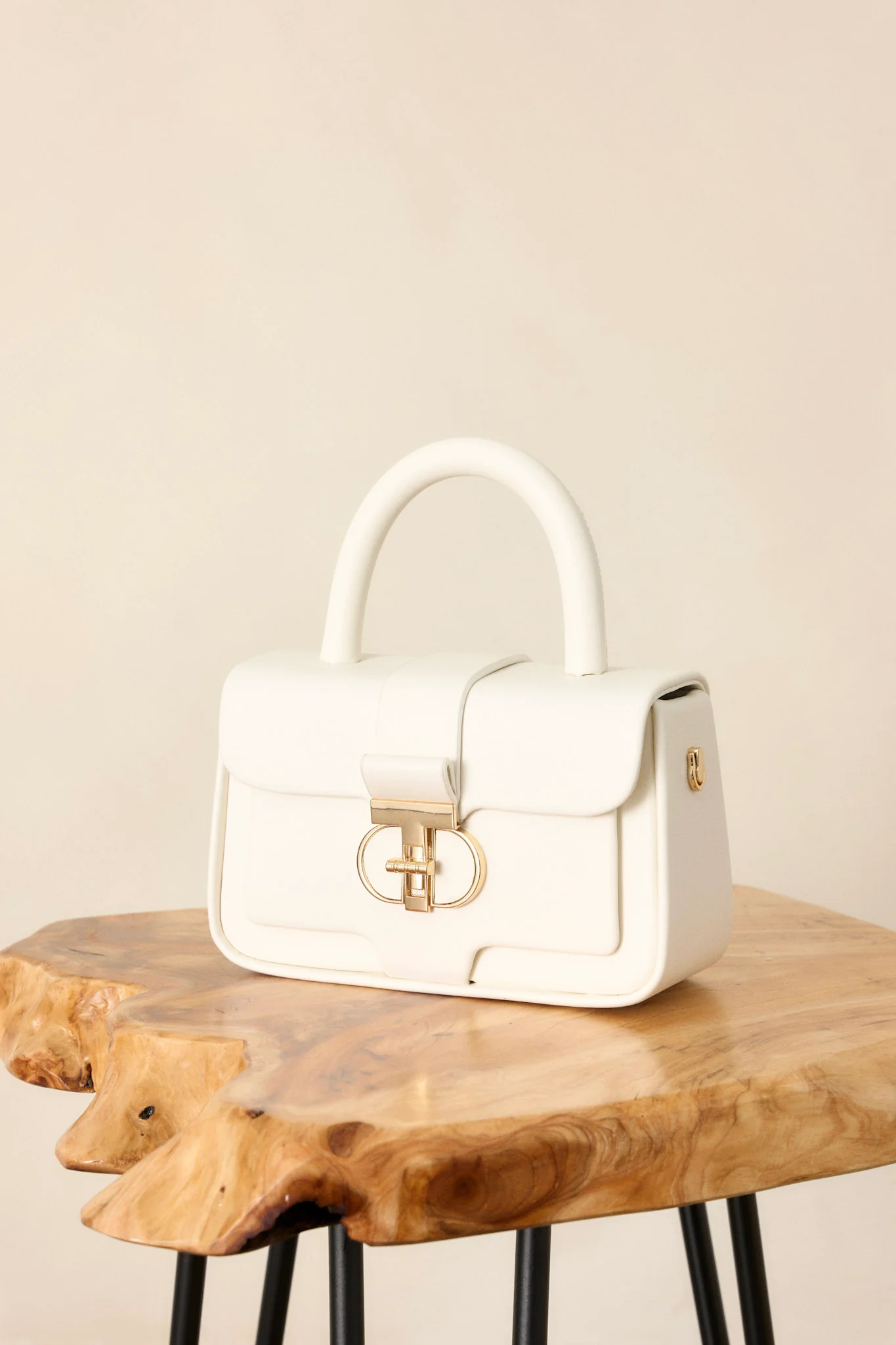 Regal Repose White Handbag