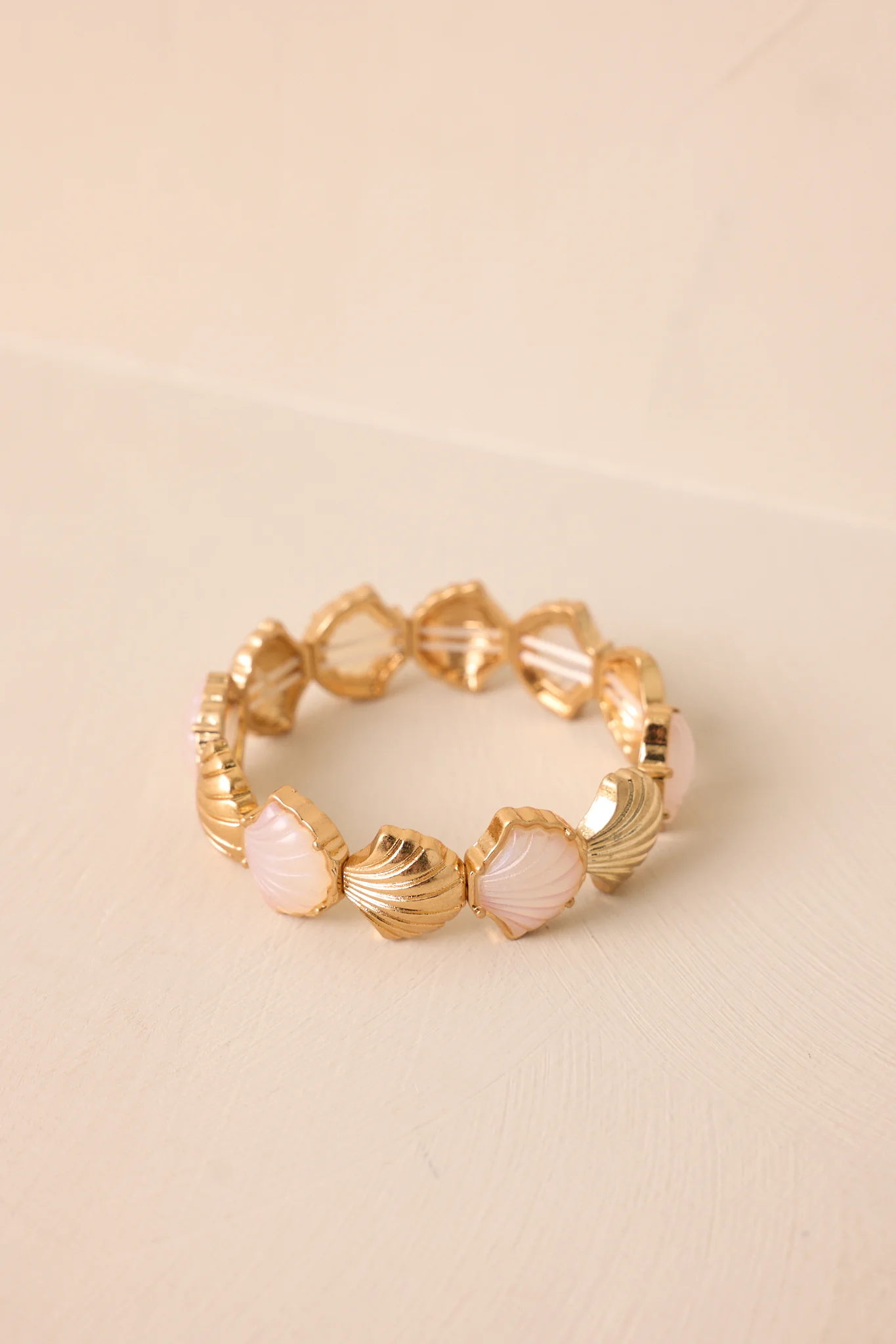 Coastal Whispers Gold & Pearlescent Seashell Bracelet