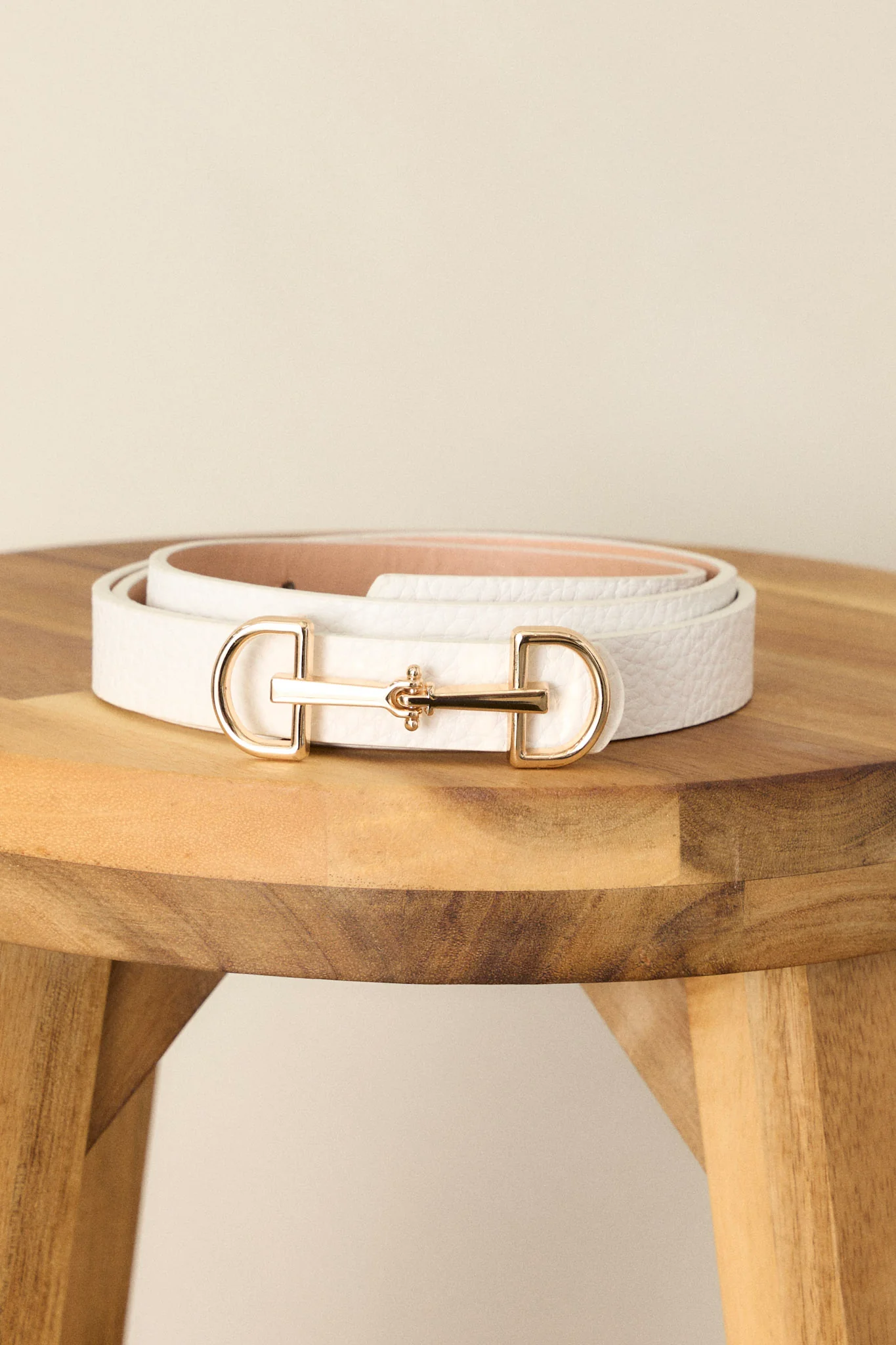 Endless Charm White Textured Belt