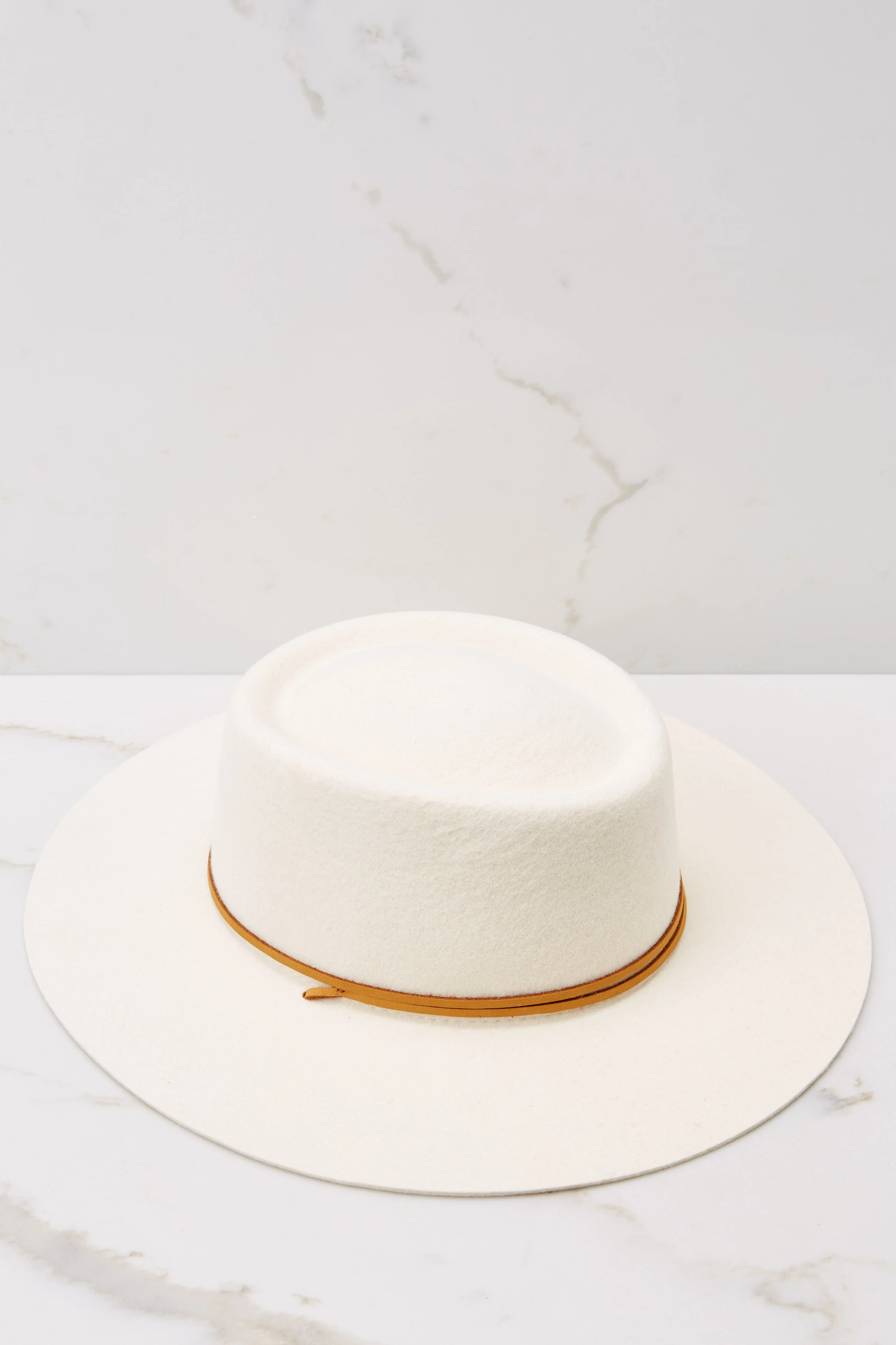 Wren Flat Brim Telescope Crown Off White Hat