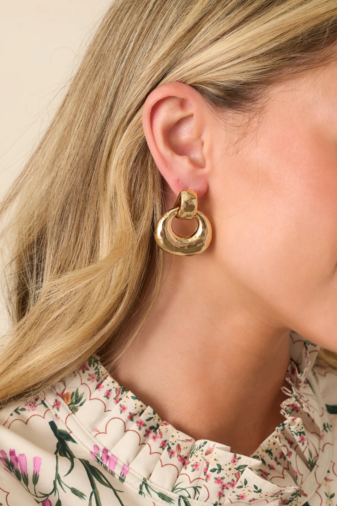 Everyday Luxe Gold Circle Drop Earrings