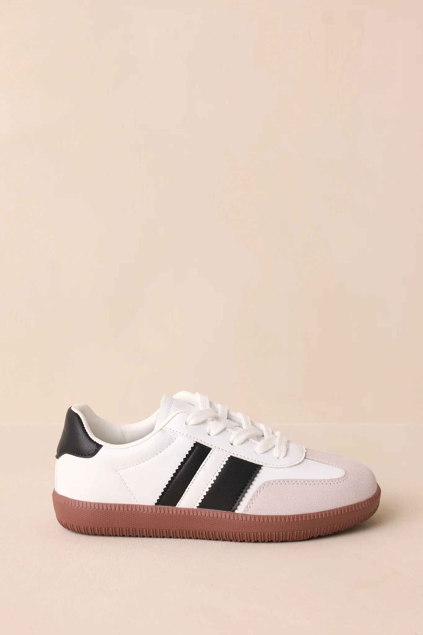 Runaway Love White & Black Retro Sneakers