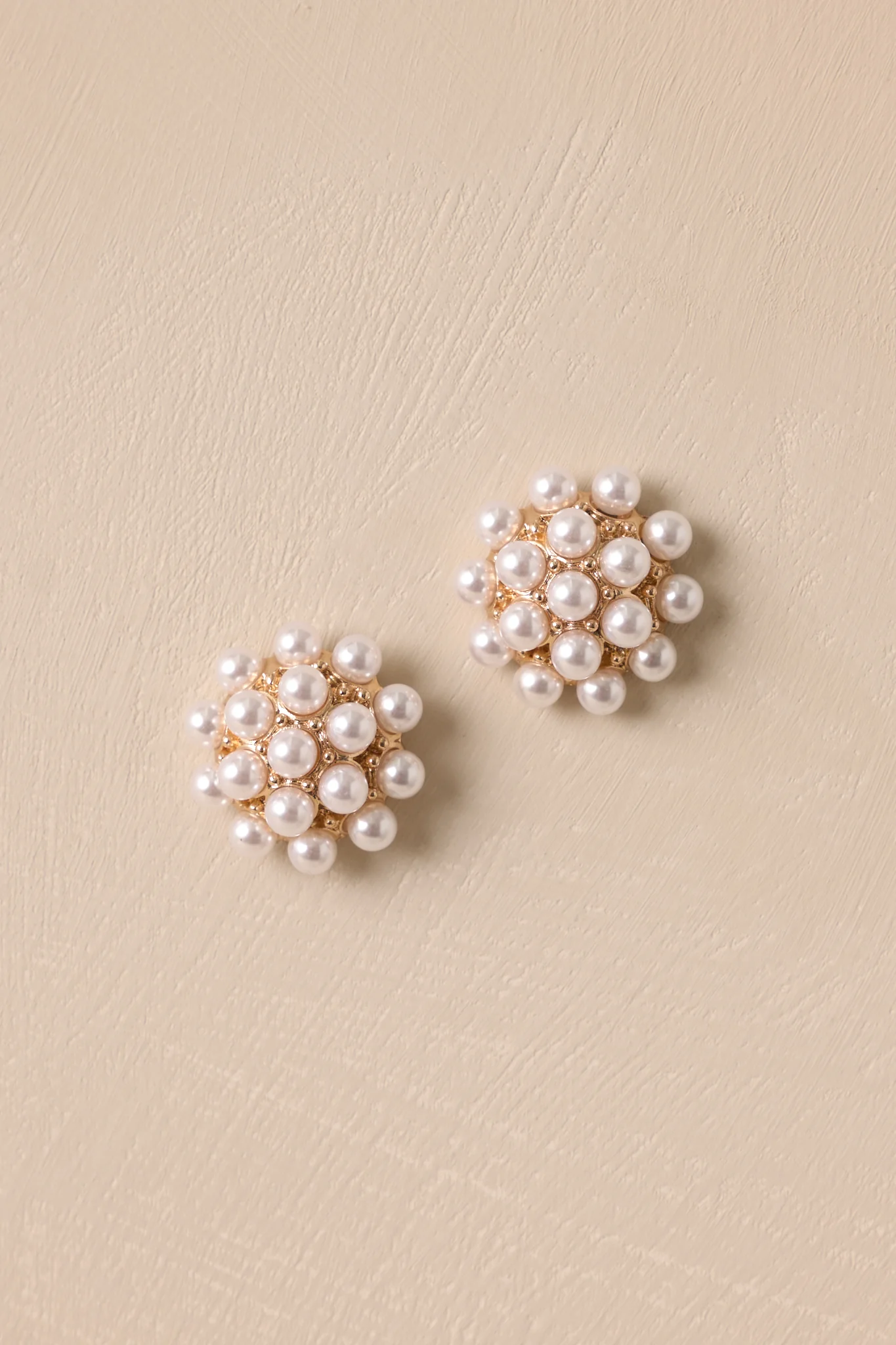 Hello Gorgeous Ivory Pearl Cluster Earrings