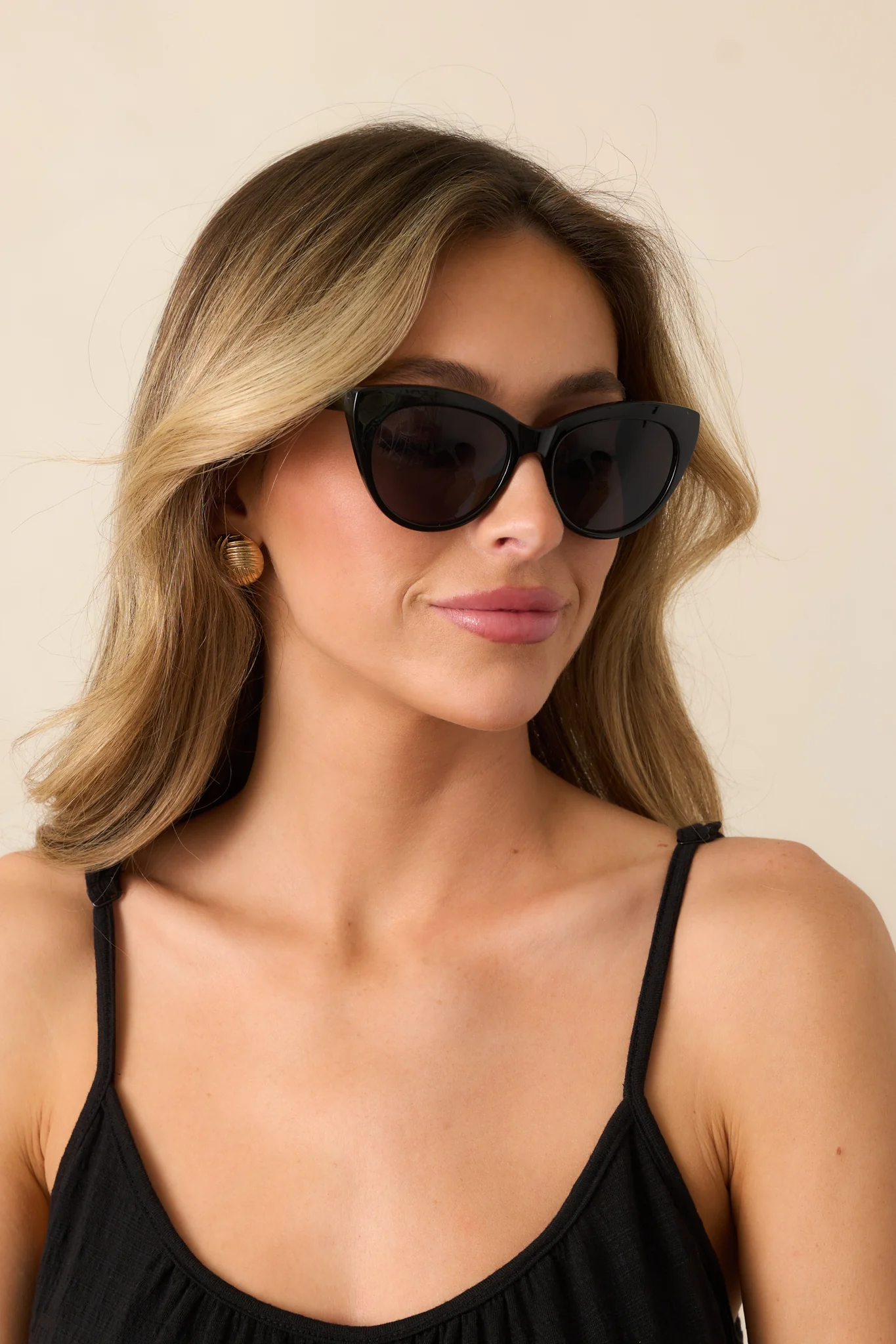 Here Comes the Sun Black Rounded Cat-Eye Sunglasses