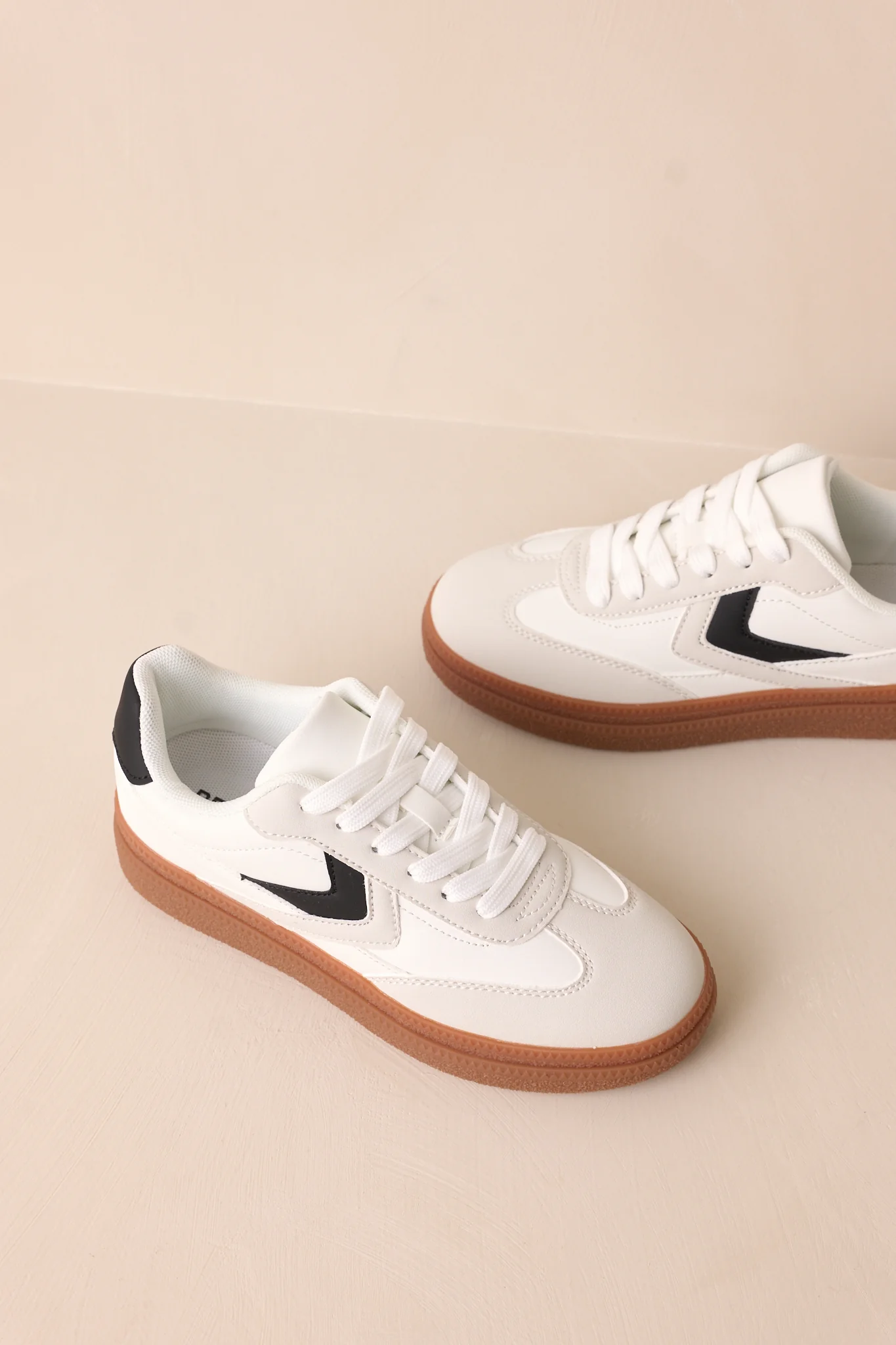 Catching Moments White & Grey Sneaker