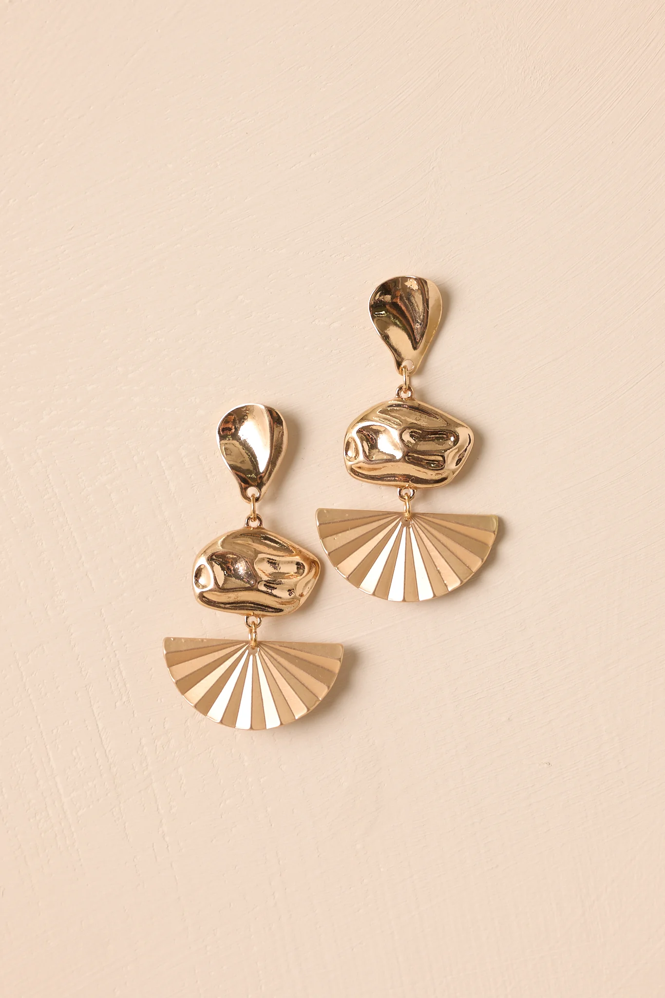 Can't Help But Smile Gold Geometric Textured Drop Earrings