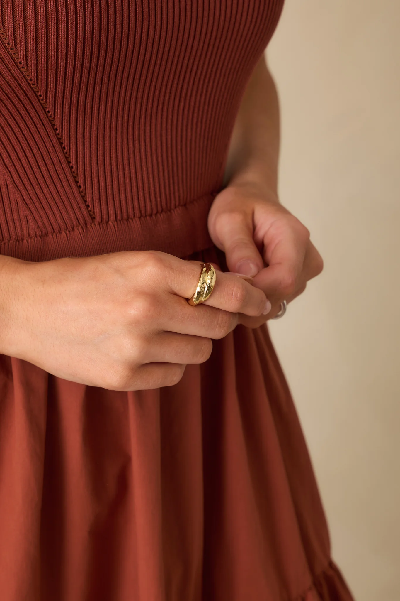 Gold Hammered Dome Crossover Band Ring