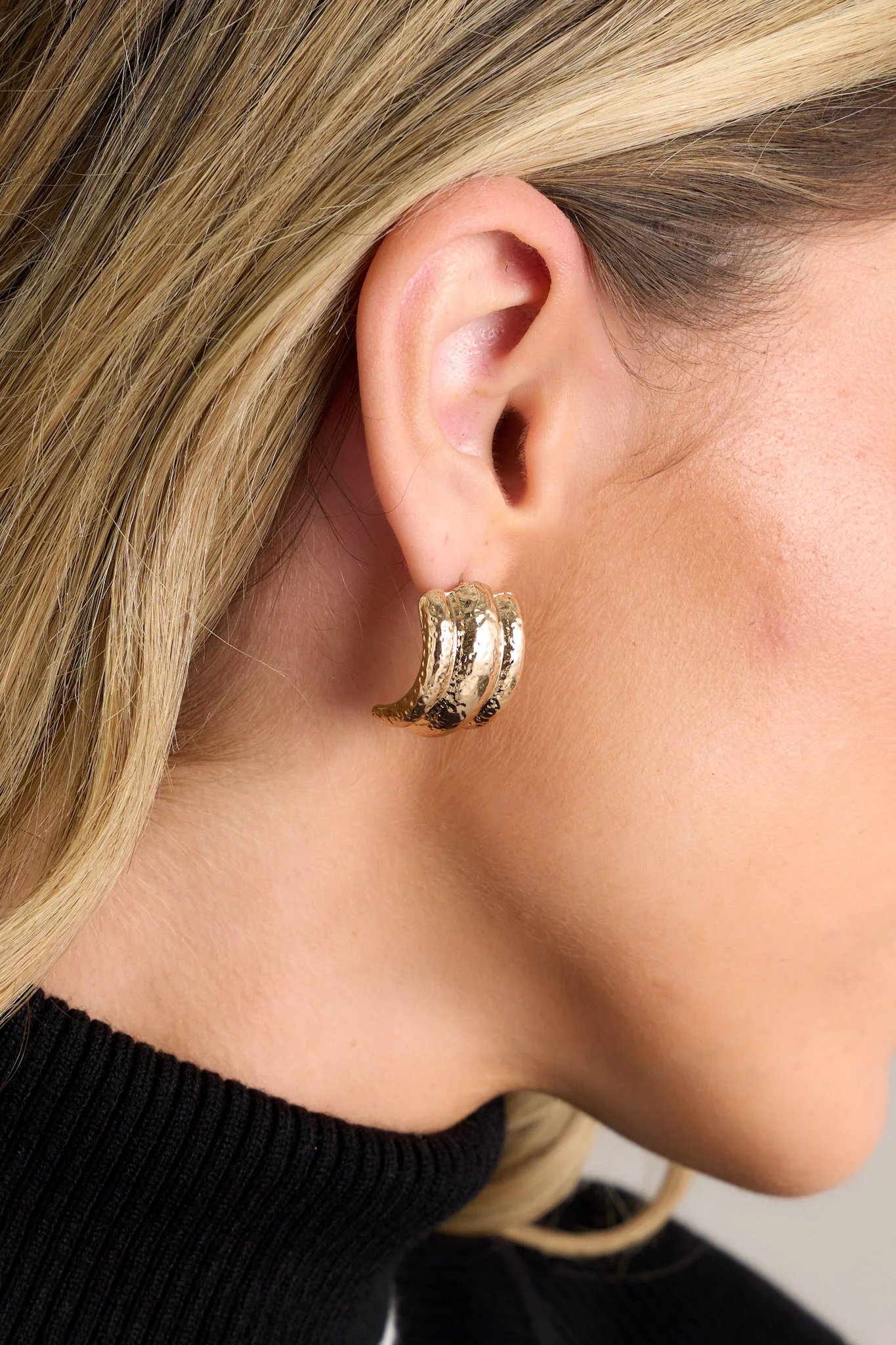 Stunning Aspect Textured Gold Earrings