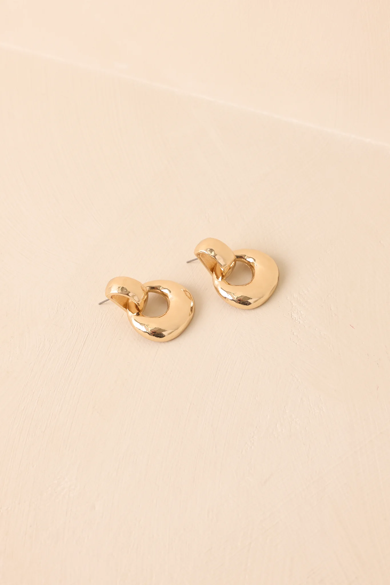 Everyday Luxe Gold Circle Drop Earrings