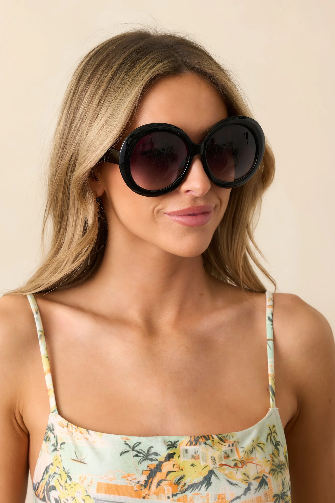 Happiness Comes In Waves Black Ombre Round Sunglasses