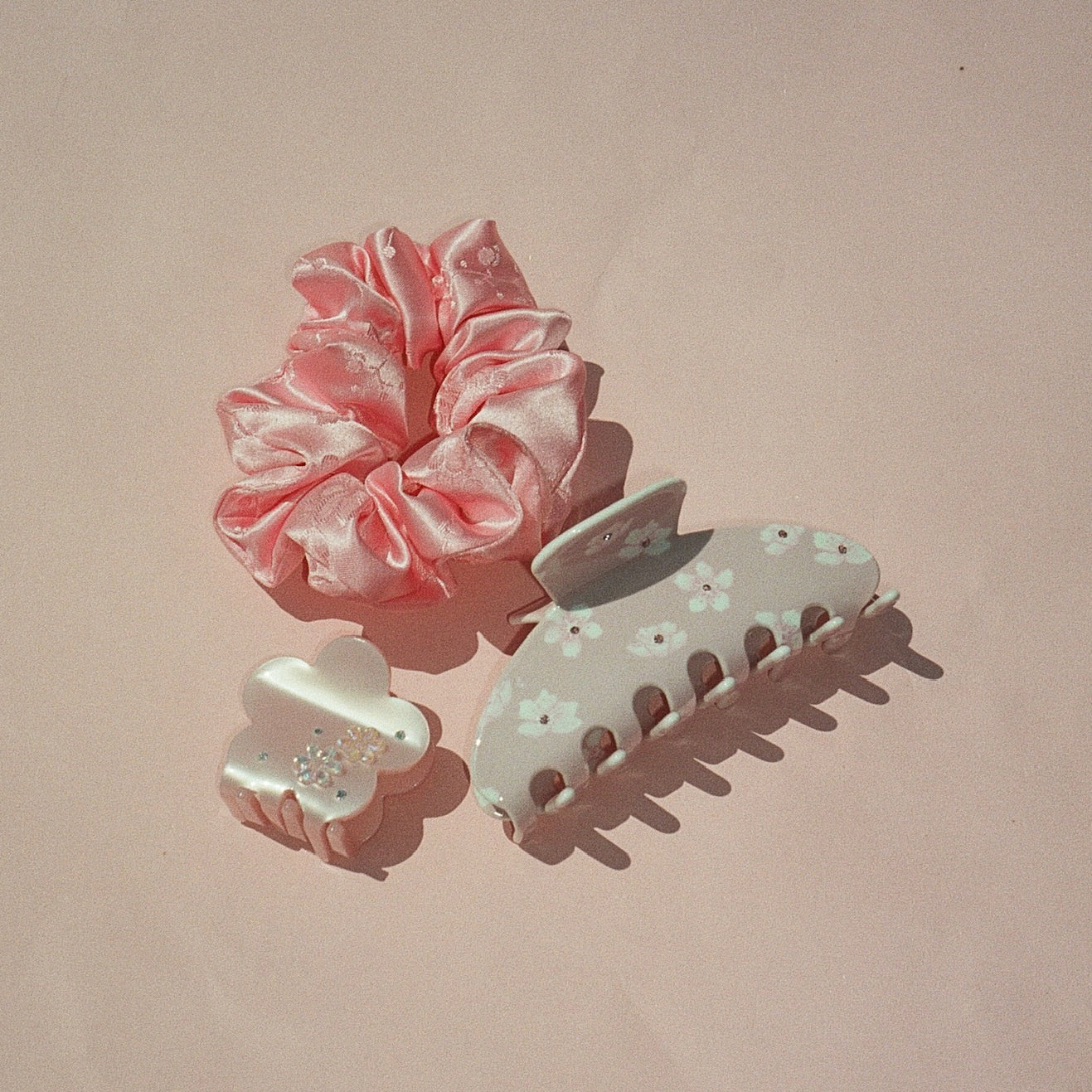 Hanbok Scrunchie in Pink Nabi