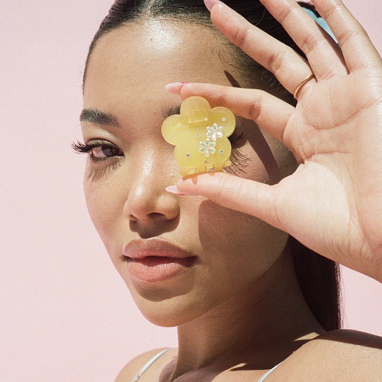 Midi Blossom Clip in Yuzu