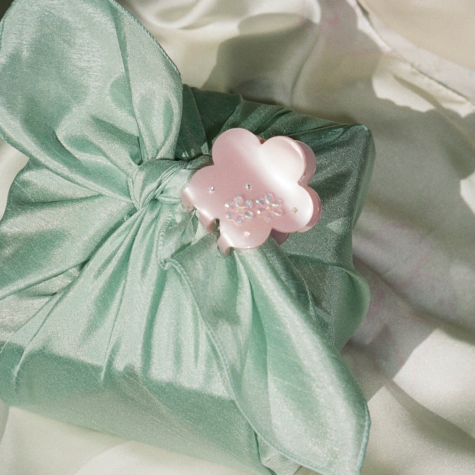 Midi Blossom Clip in Rose Milk